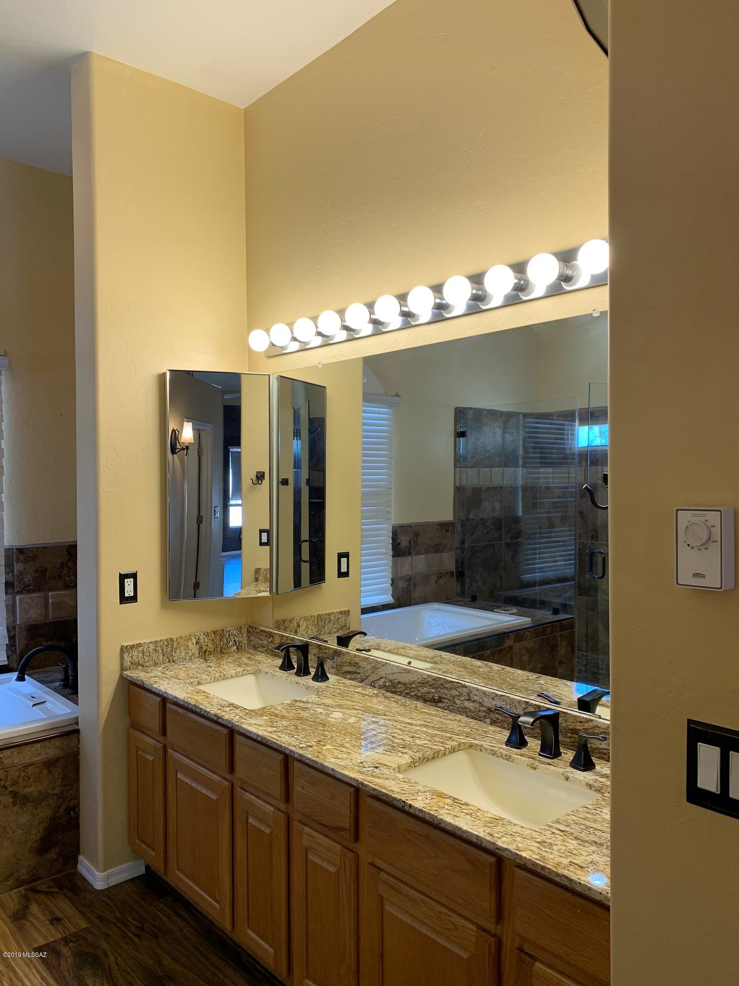 11067 N Cloud View Place