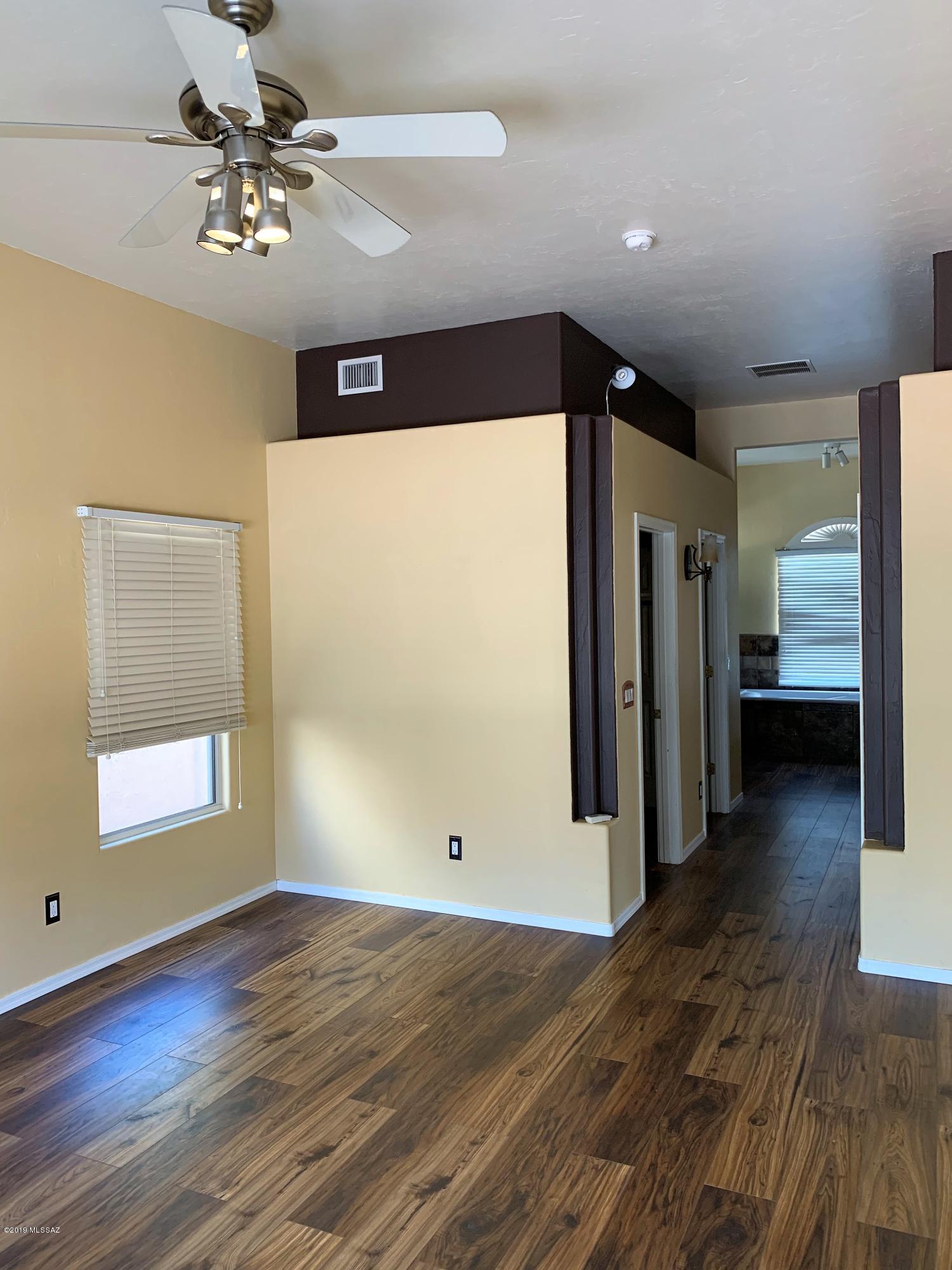 11067 N Cloud View Place