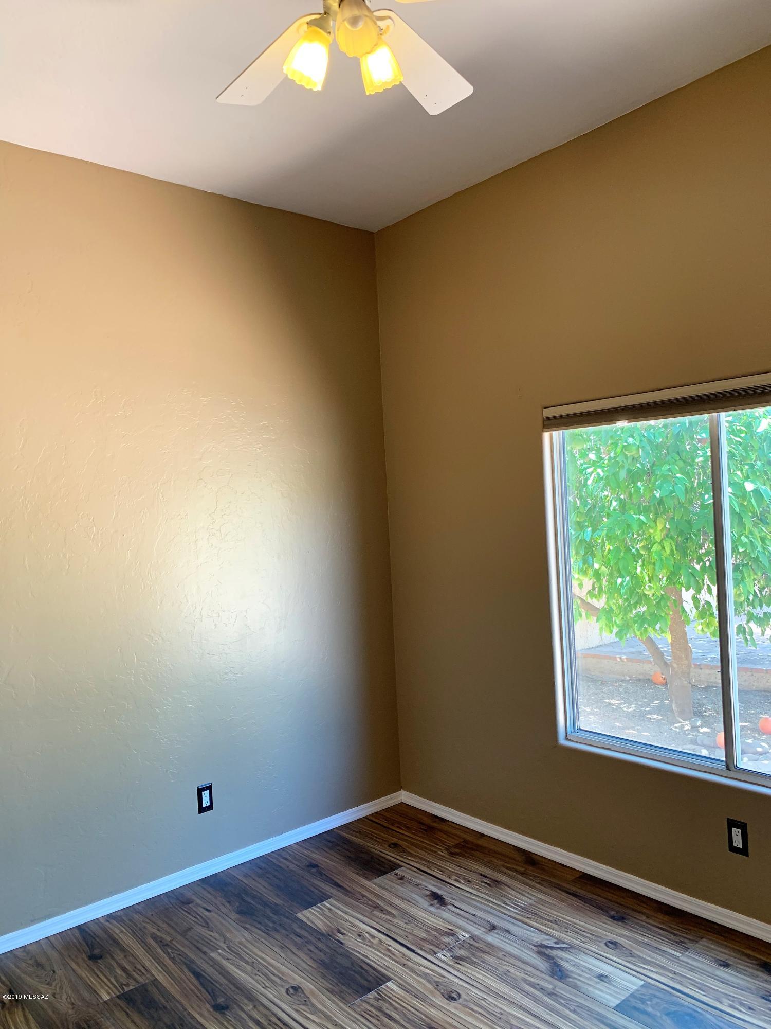 11067 N Cloud View Place