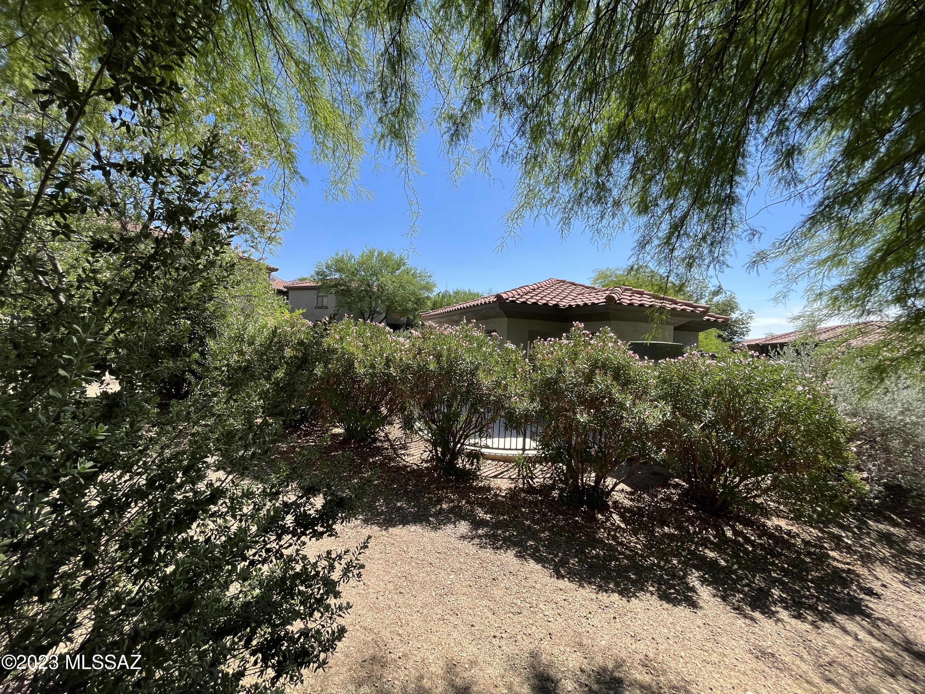 5751 N KOLB Road Unit: 40103