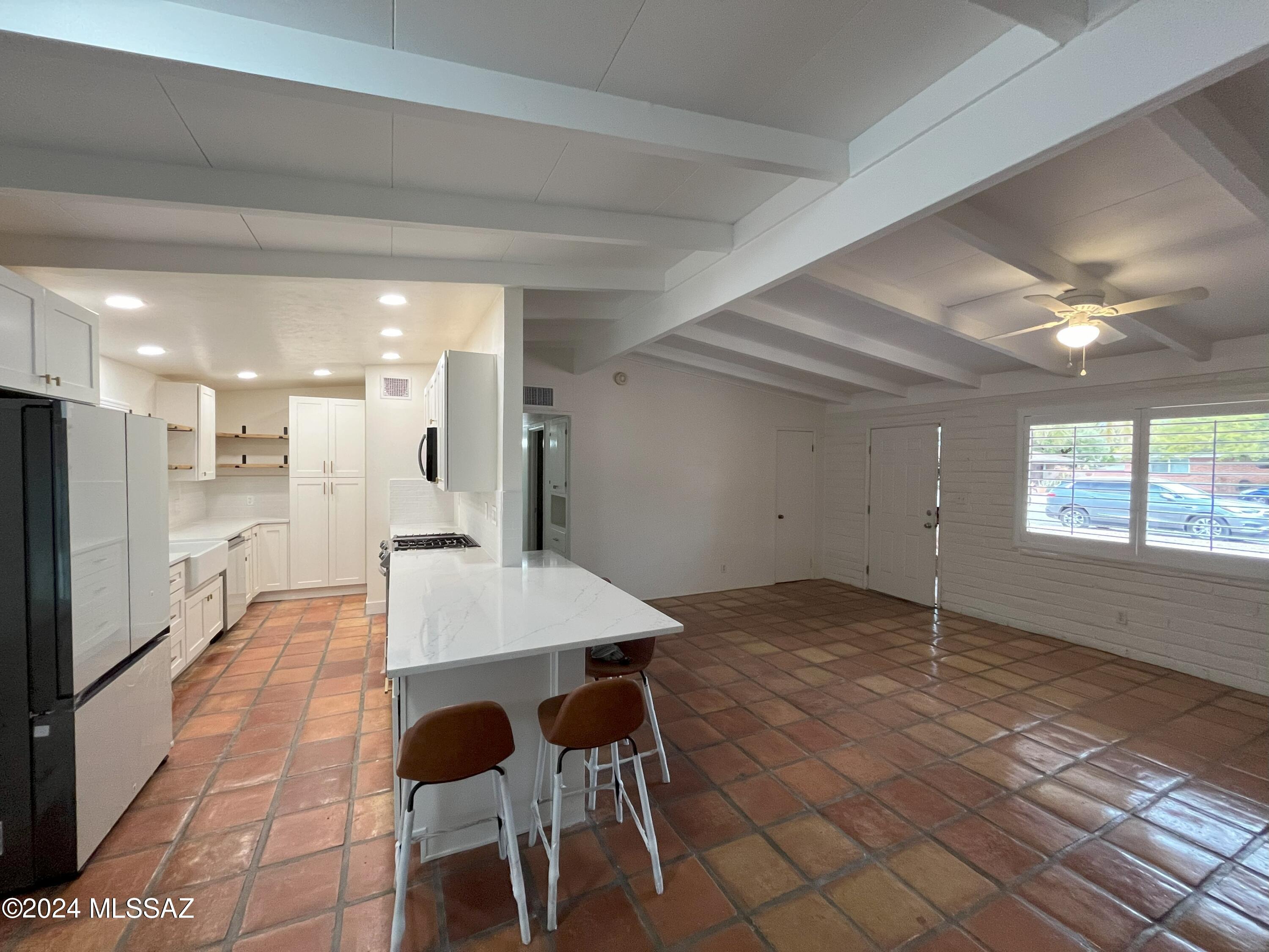 5532 E Spring Street