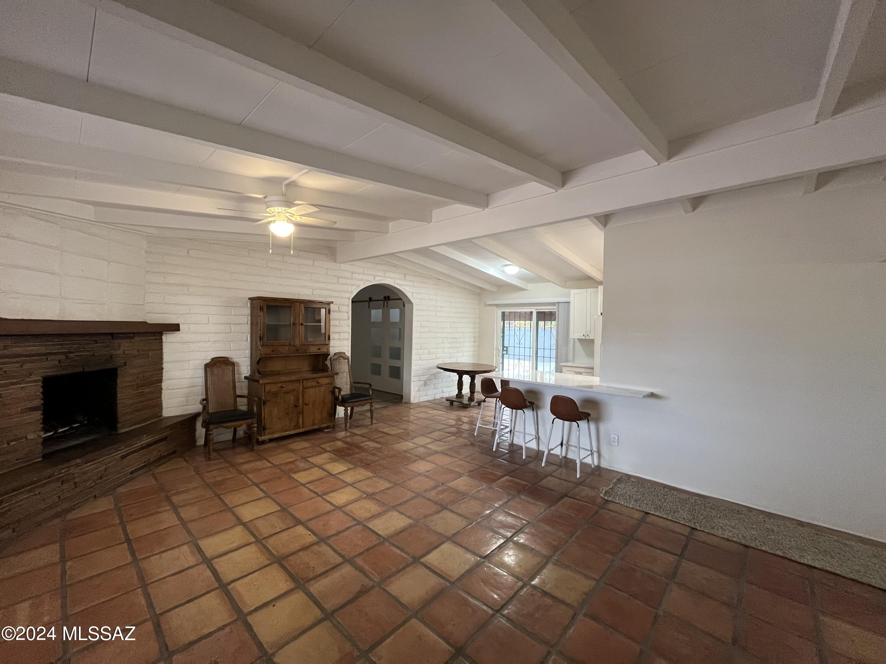 5532 E Spring Street