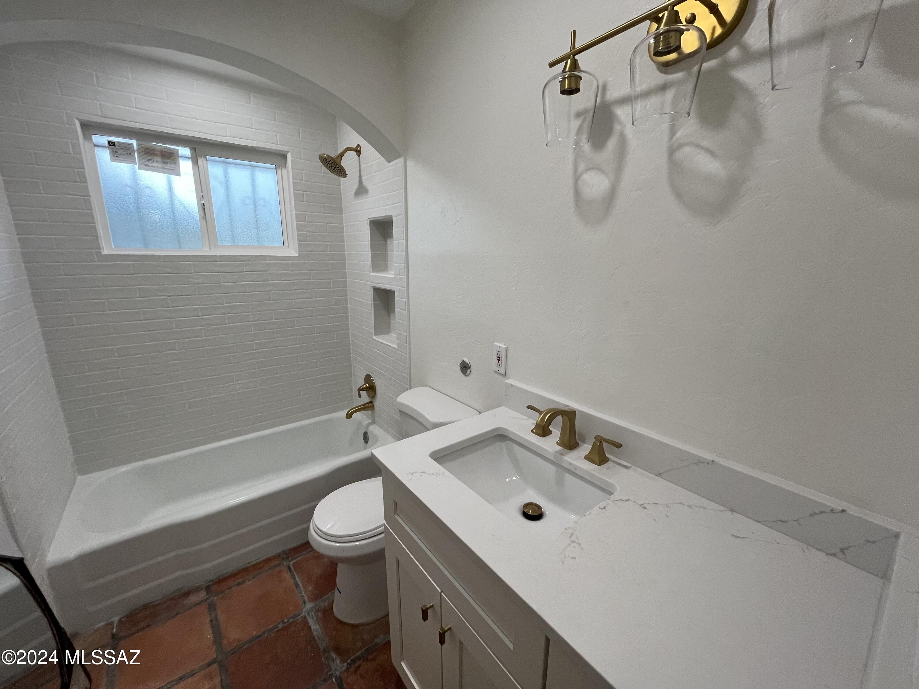 5532 E Spring Street