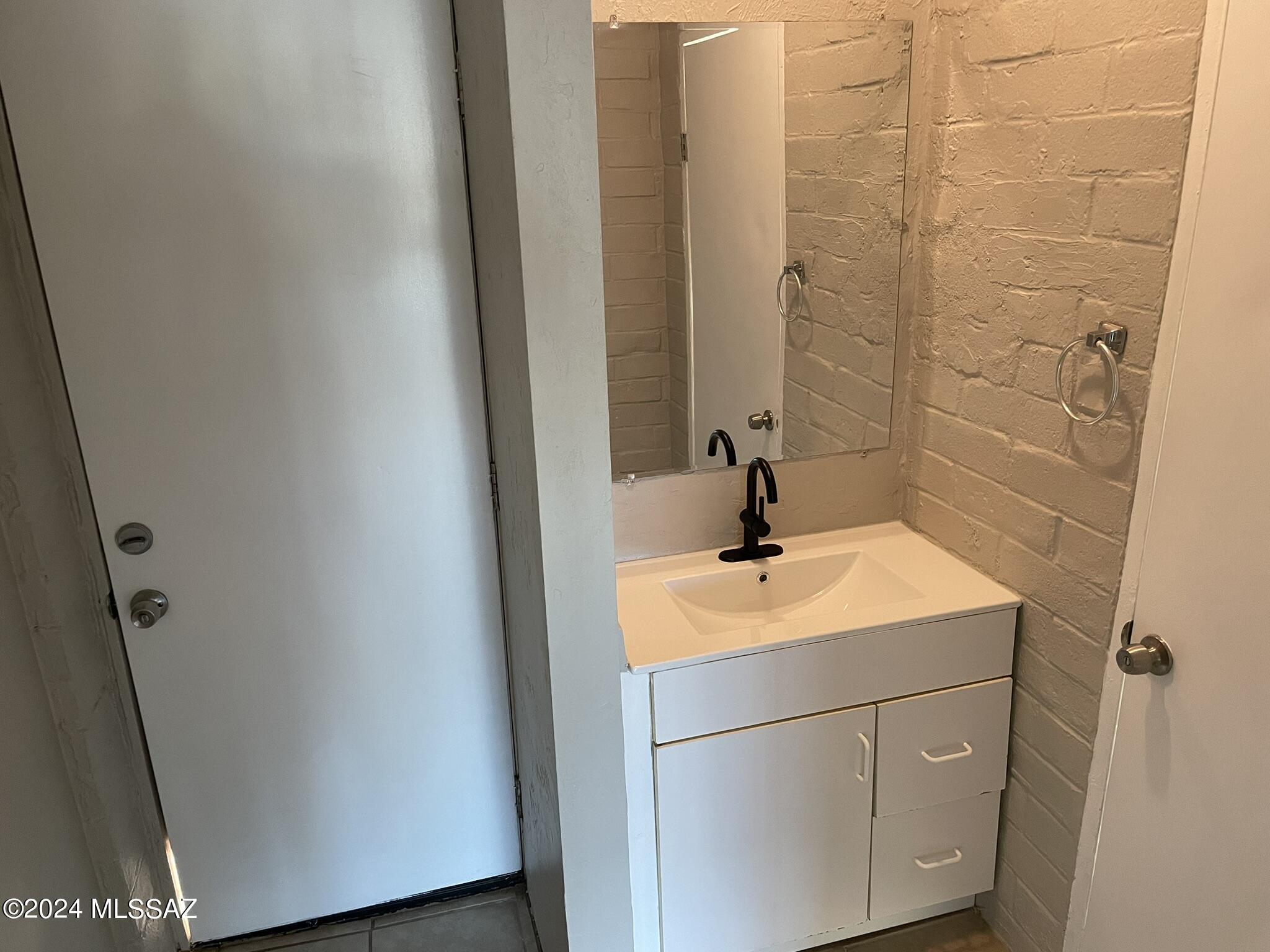 2638 N Columbus Boulevard Unit: 2