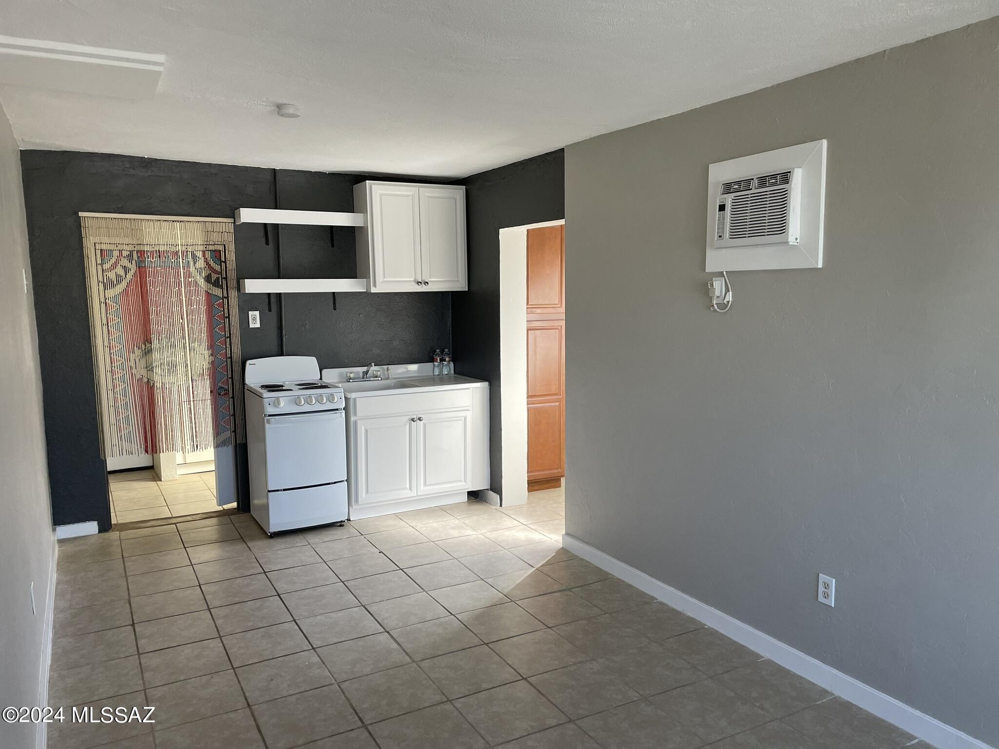 2638 N Columbus Boulevard Unit: 2