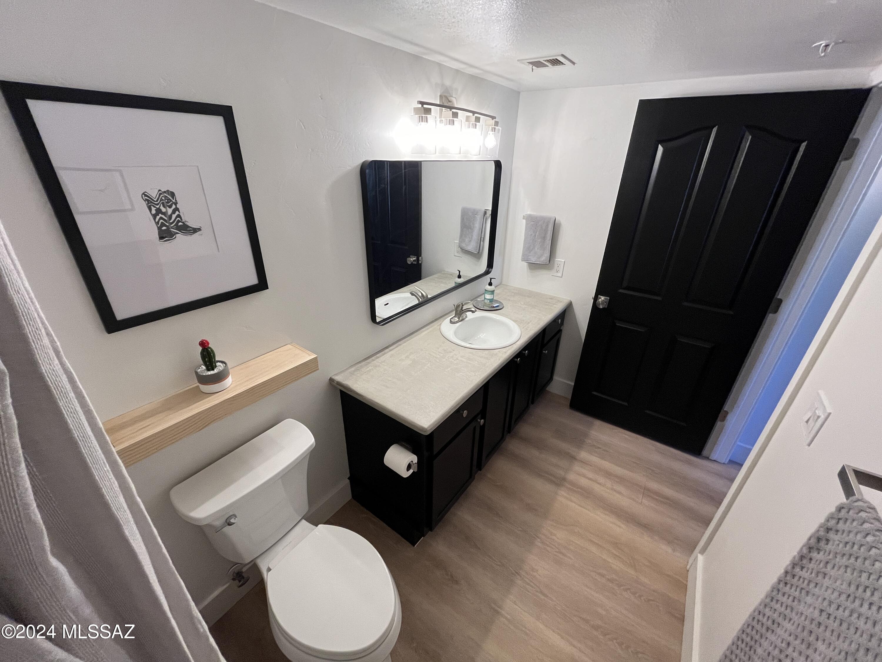 5751 N Kolb Road Unit: 33202