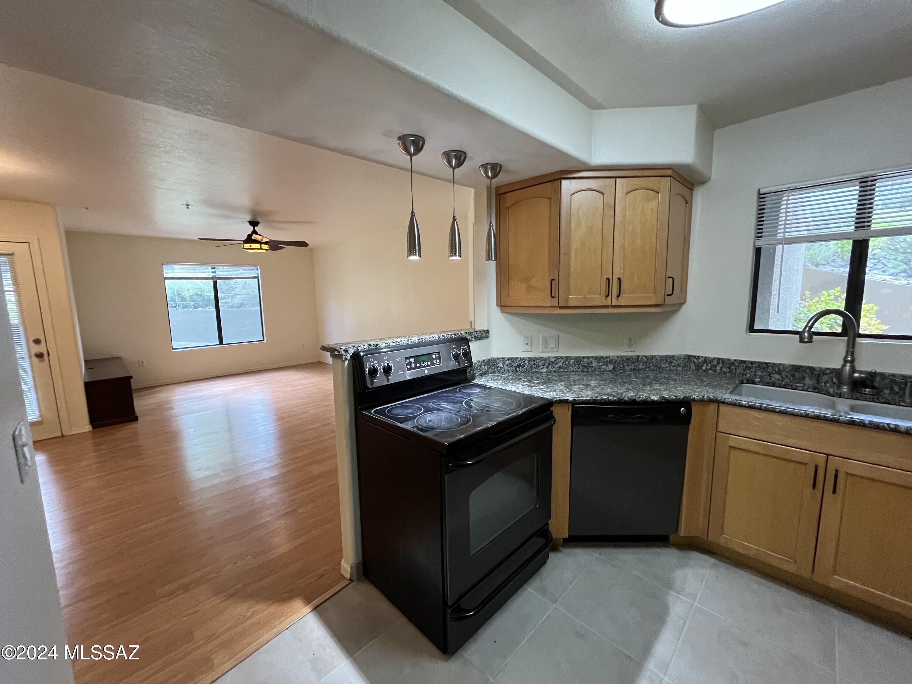 5751 N Kolb Road Unit: 2102