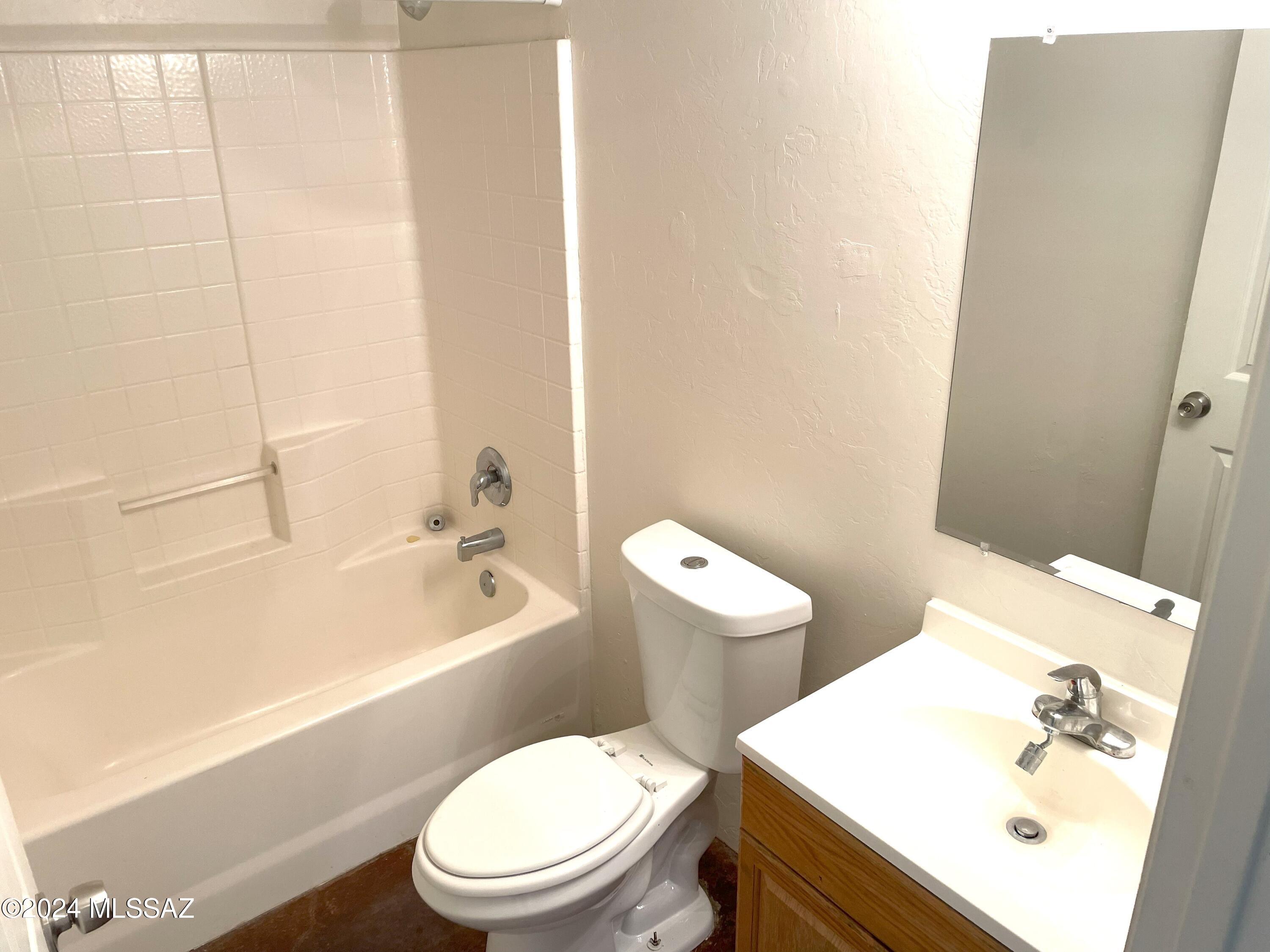 1307 W Saint Clair Street Unit: 2