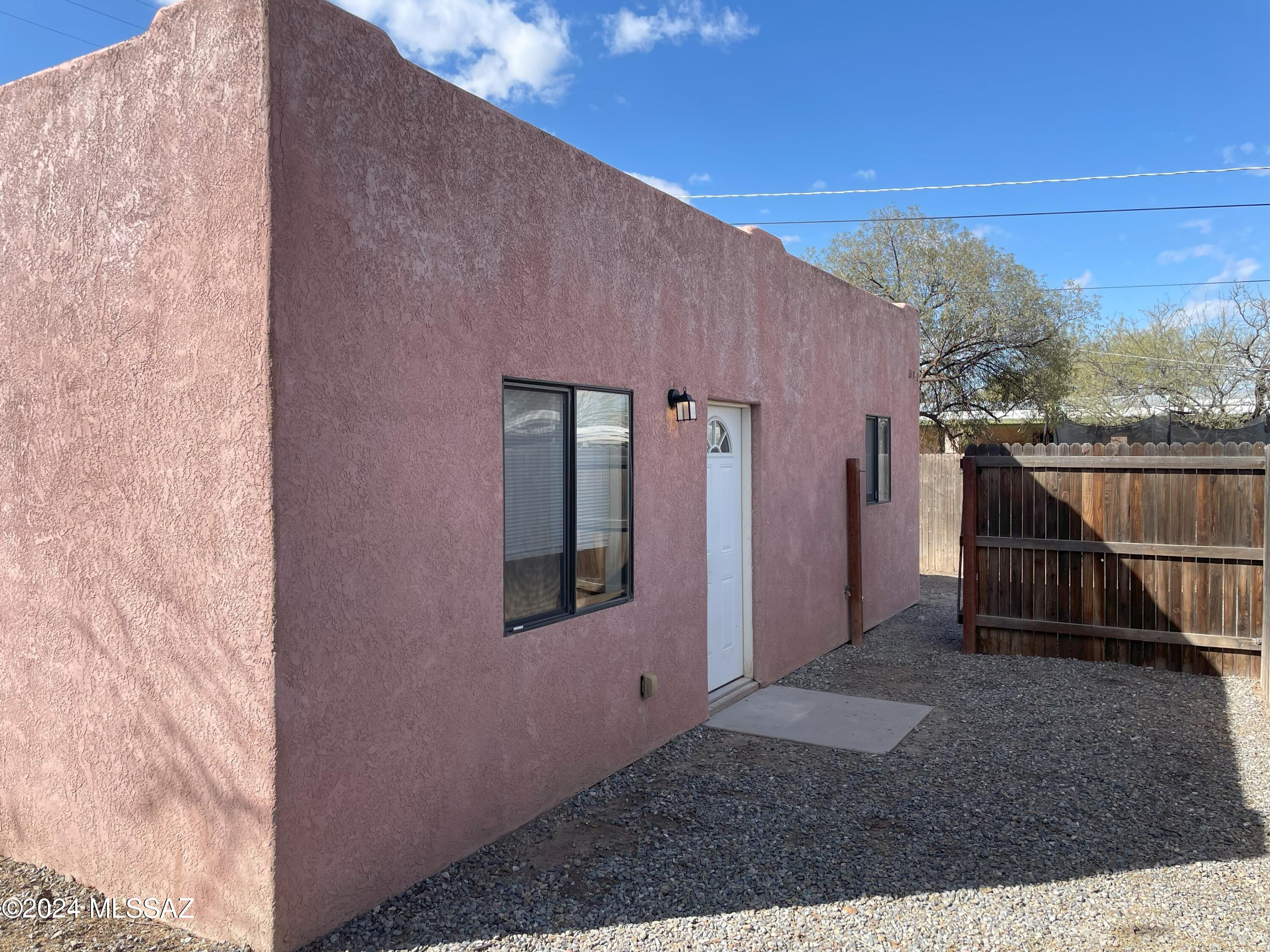 1307 W Saint Clair Street Unit: 2