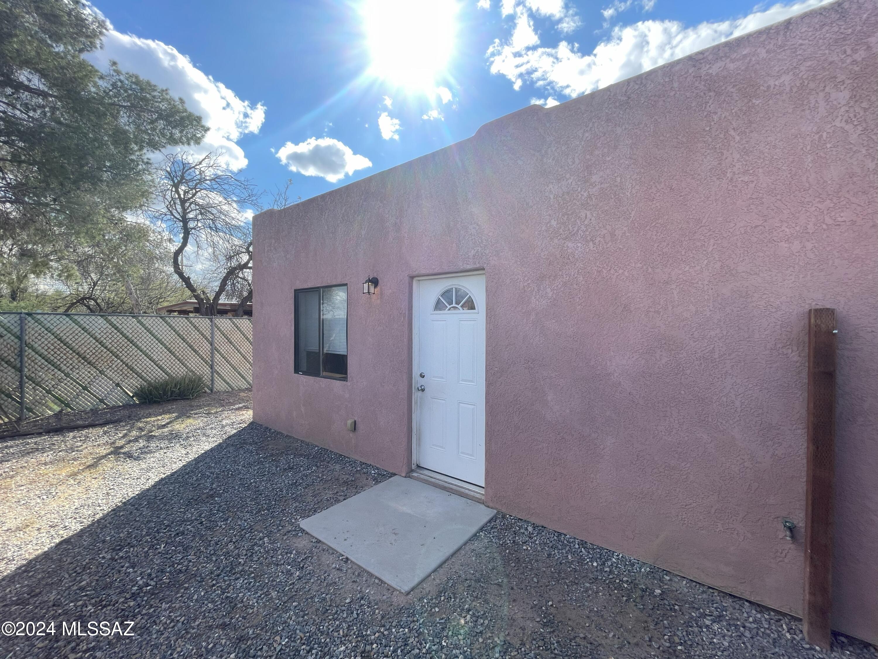 1307 W Saint Clair Street Unit: 2