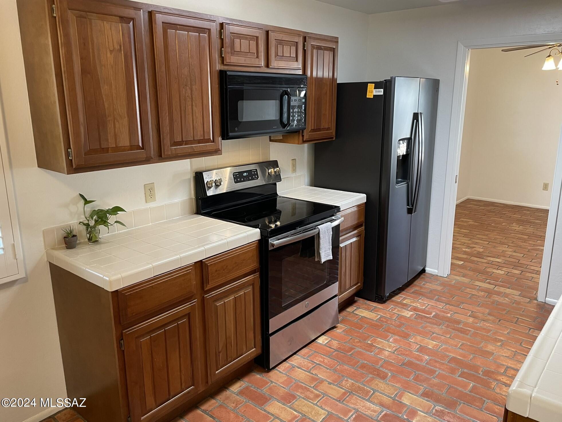 7453 E Serenity Lane