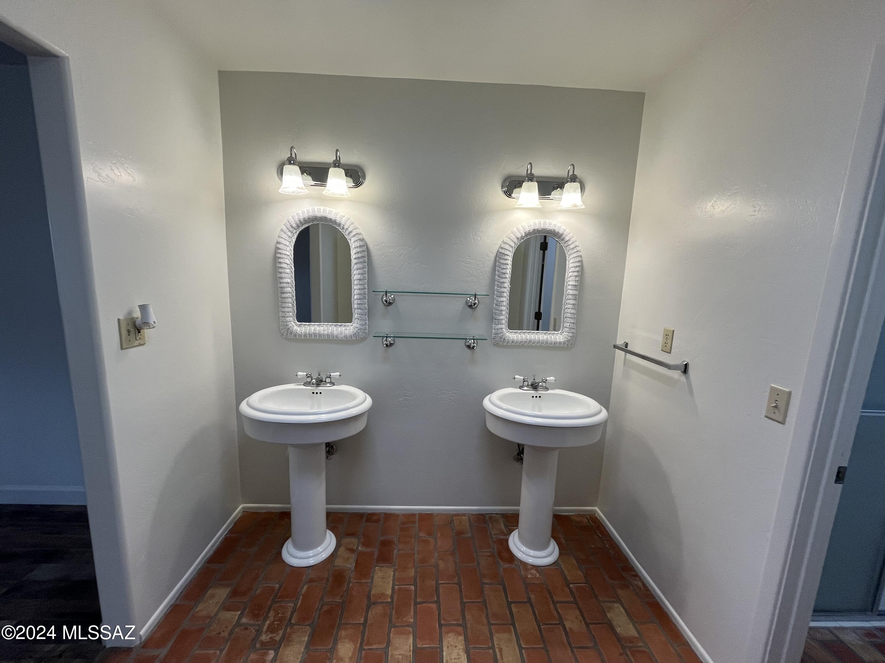 7453 E Serenity Lane