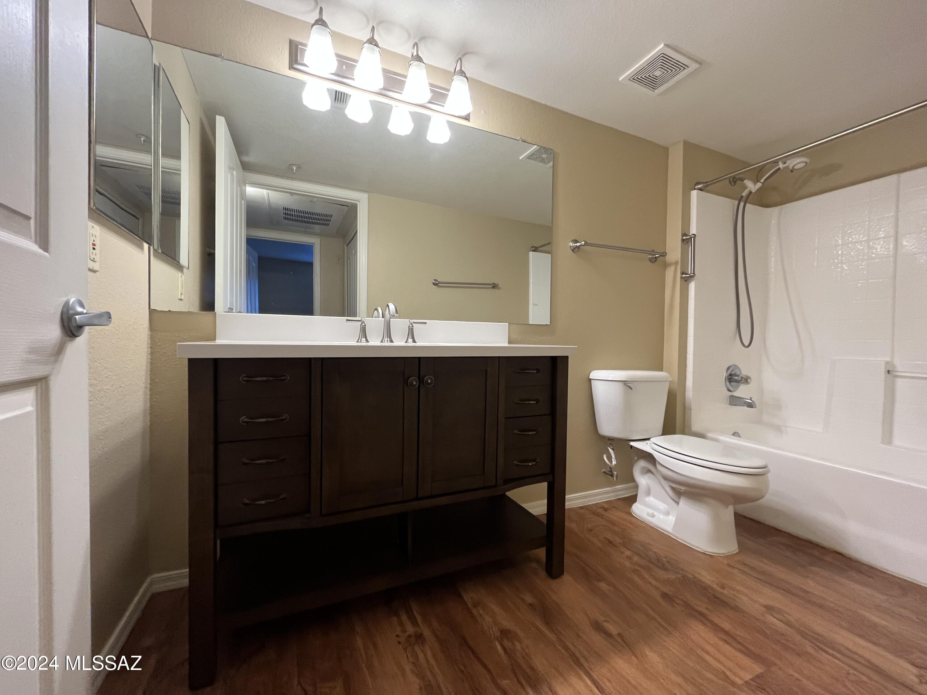 5751 N Kolb Road Unit: 23105