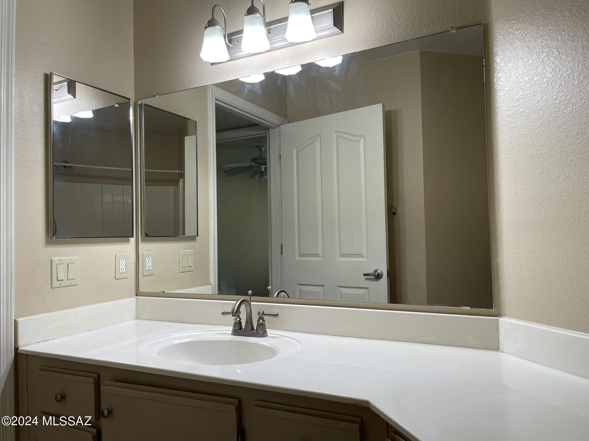 5751 N Kolb Road N Unit: 14101