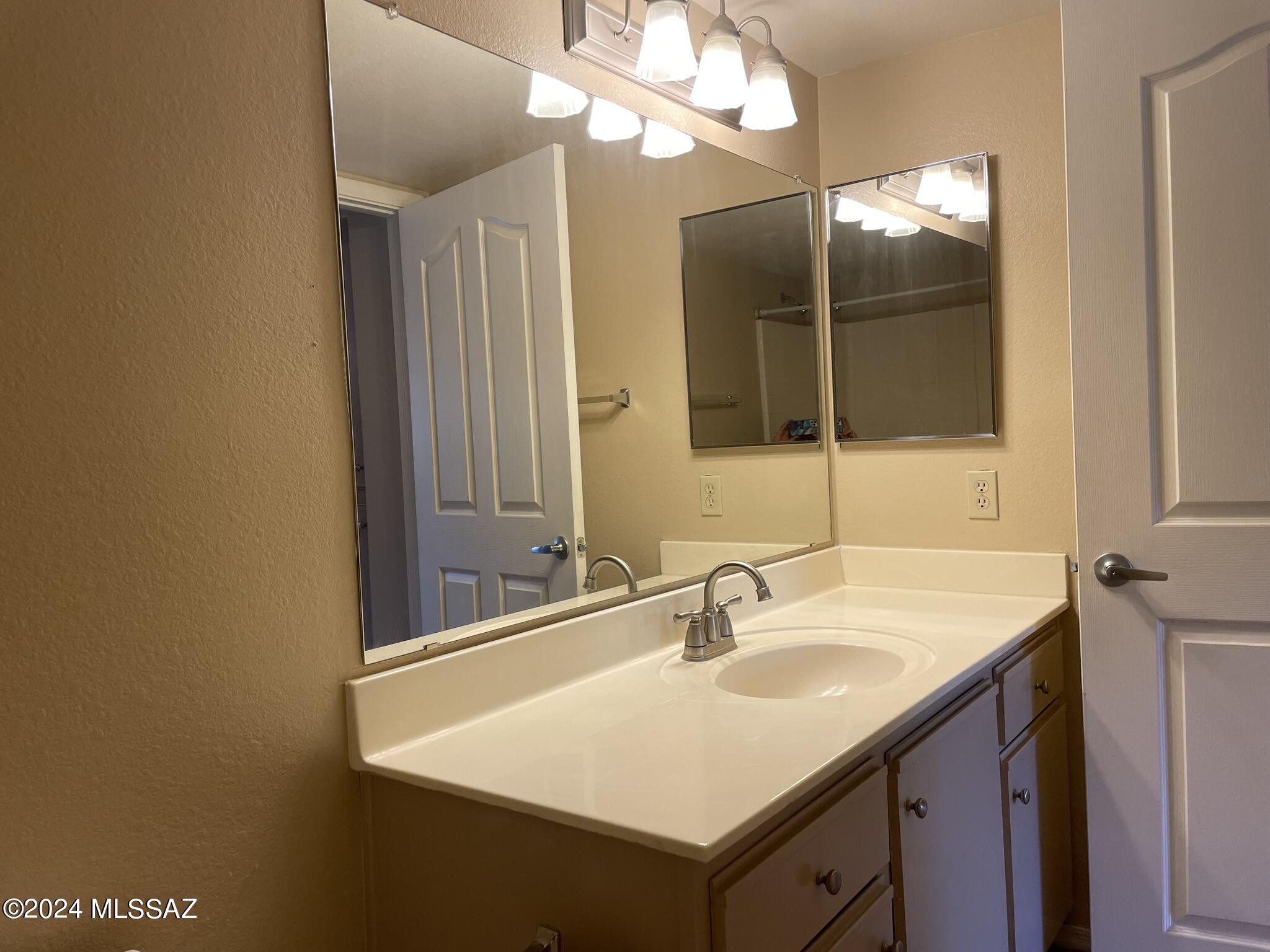 5751 N Kolb Road N Unit: 14101