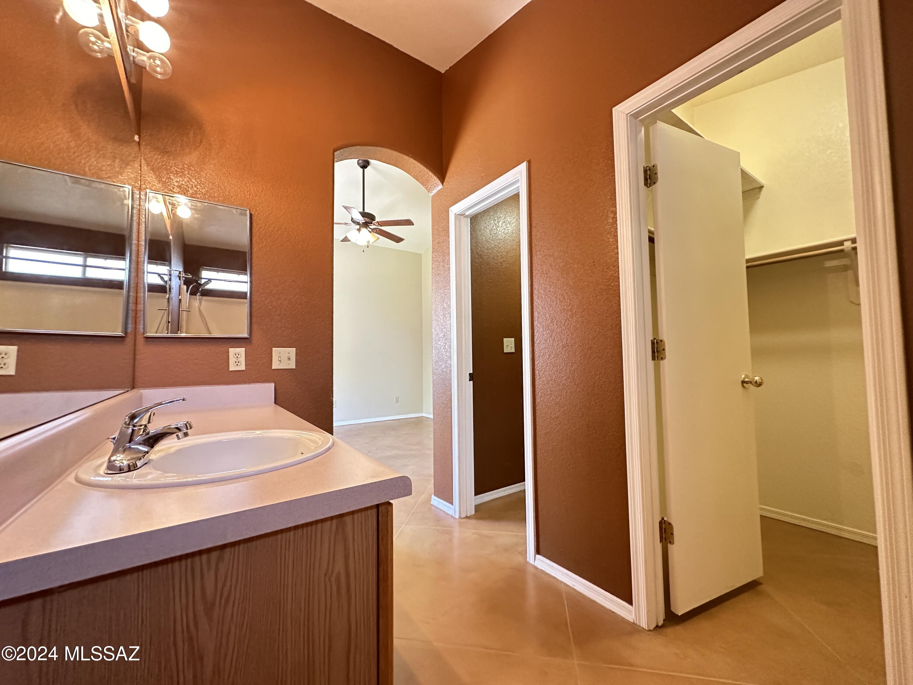 8673 S Desert Dove Drive