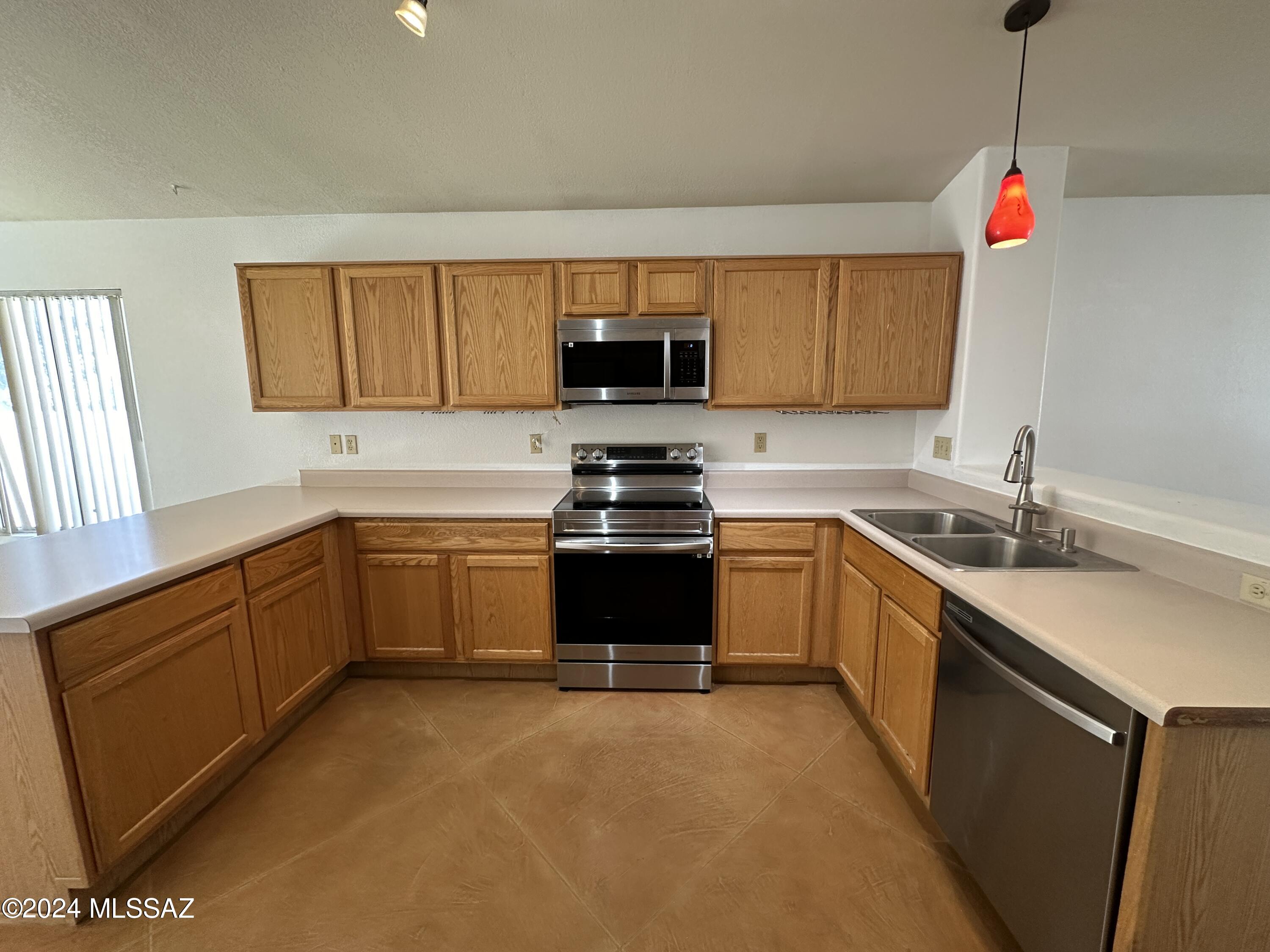 8673 S Desert Dove Drive