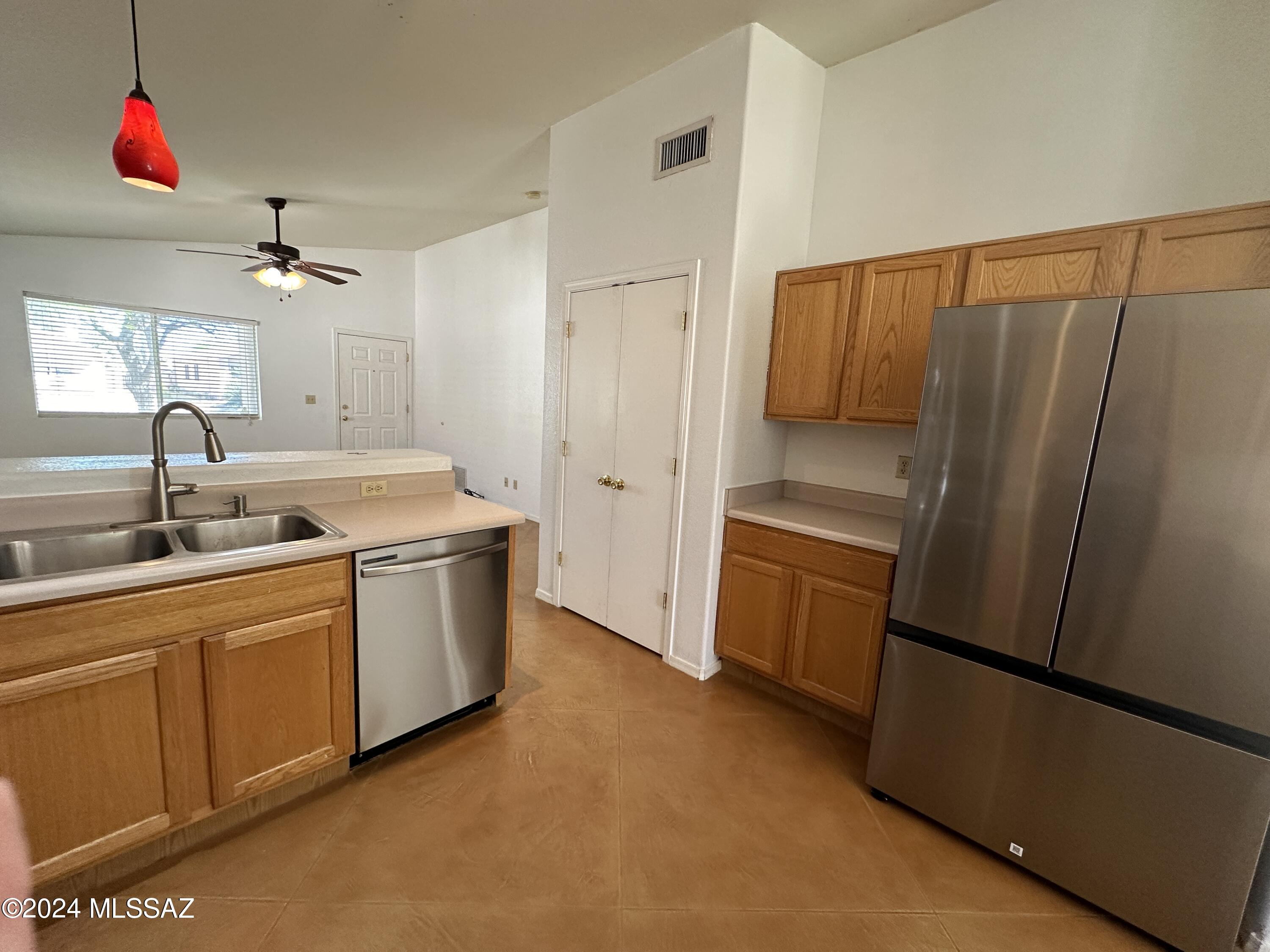 8673 S Desert Dove Drive