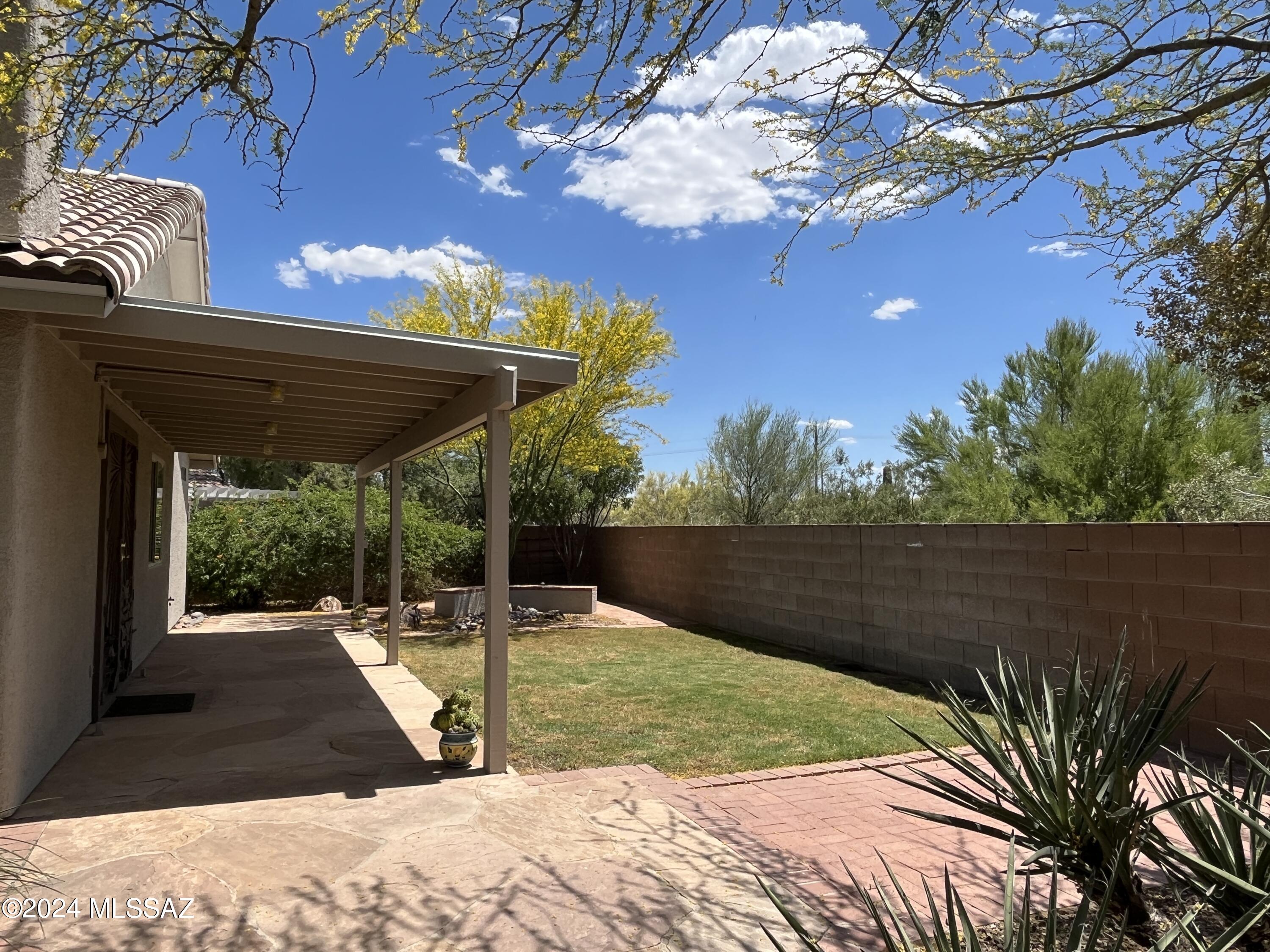 3449 N Avenida Albor