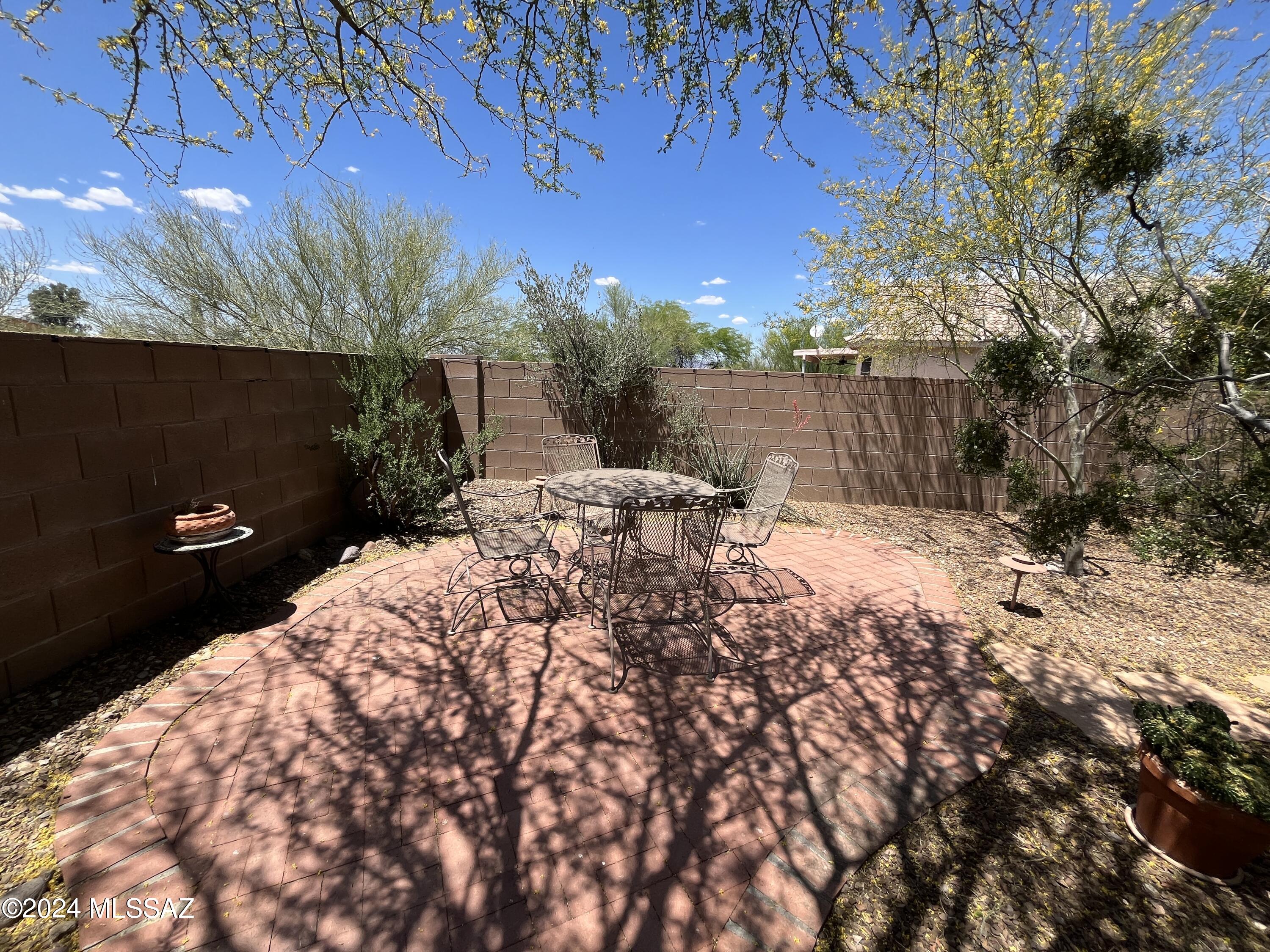 3449 N Avenida Albor