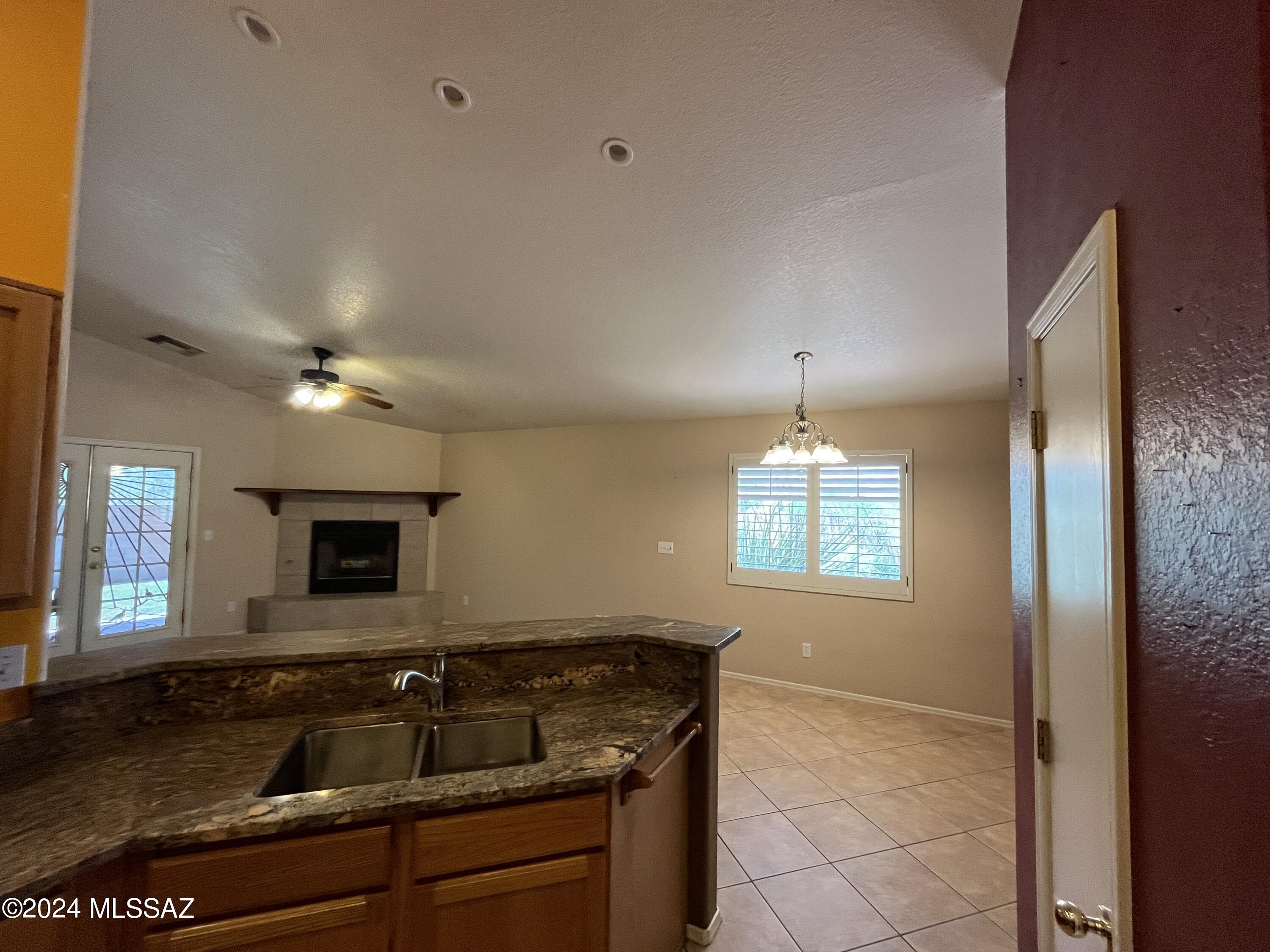 3449 N Avenida Albor