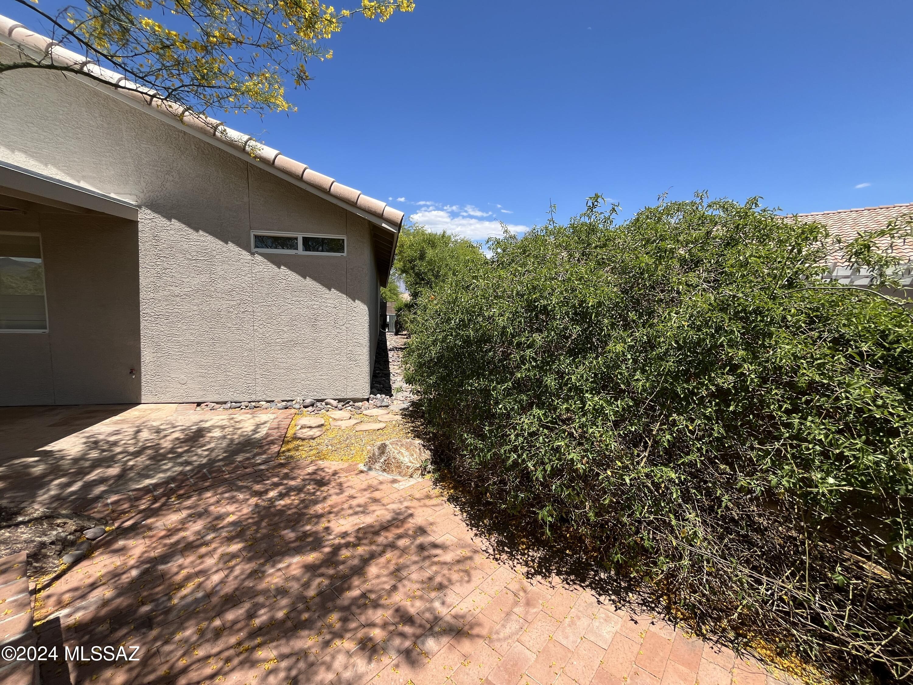 3449 N Avenida Albor