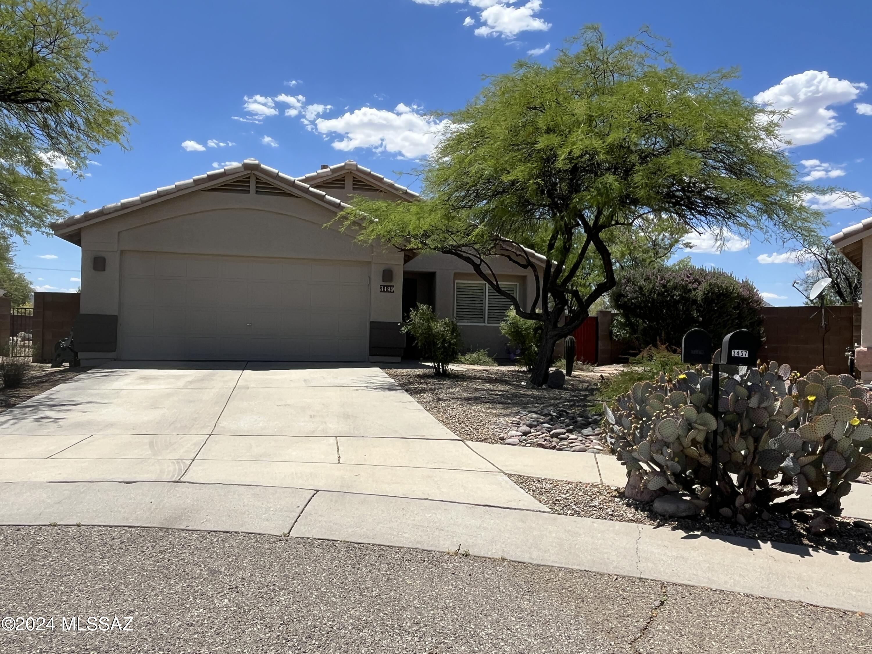 3449 N Avenida Albor