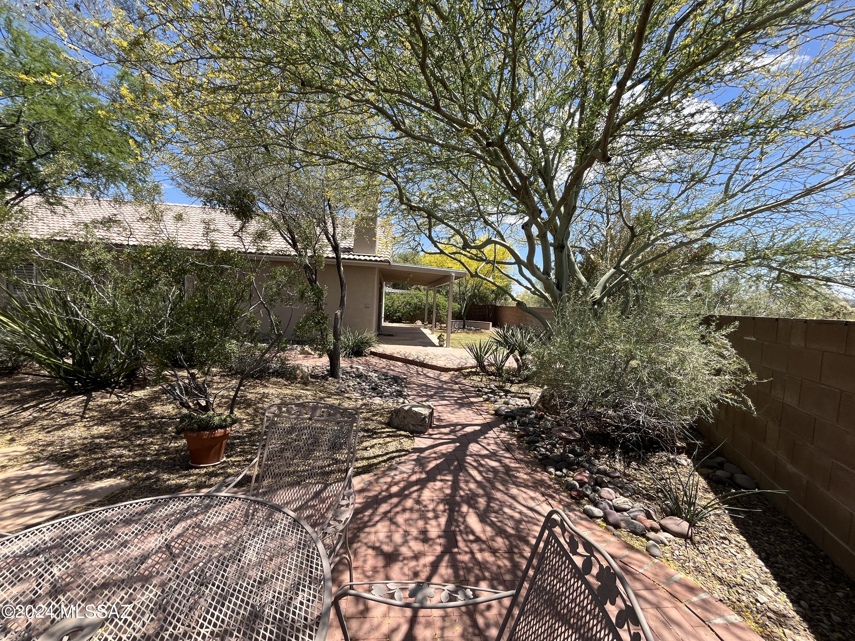 3449 N Avenida Albor