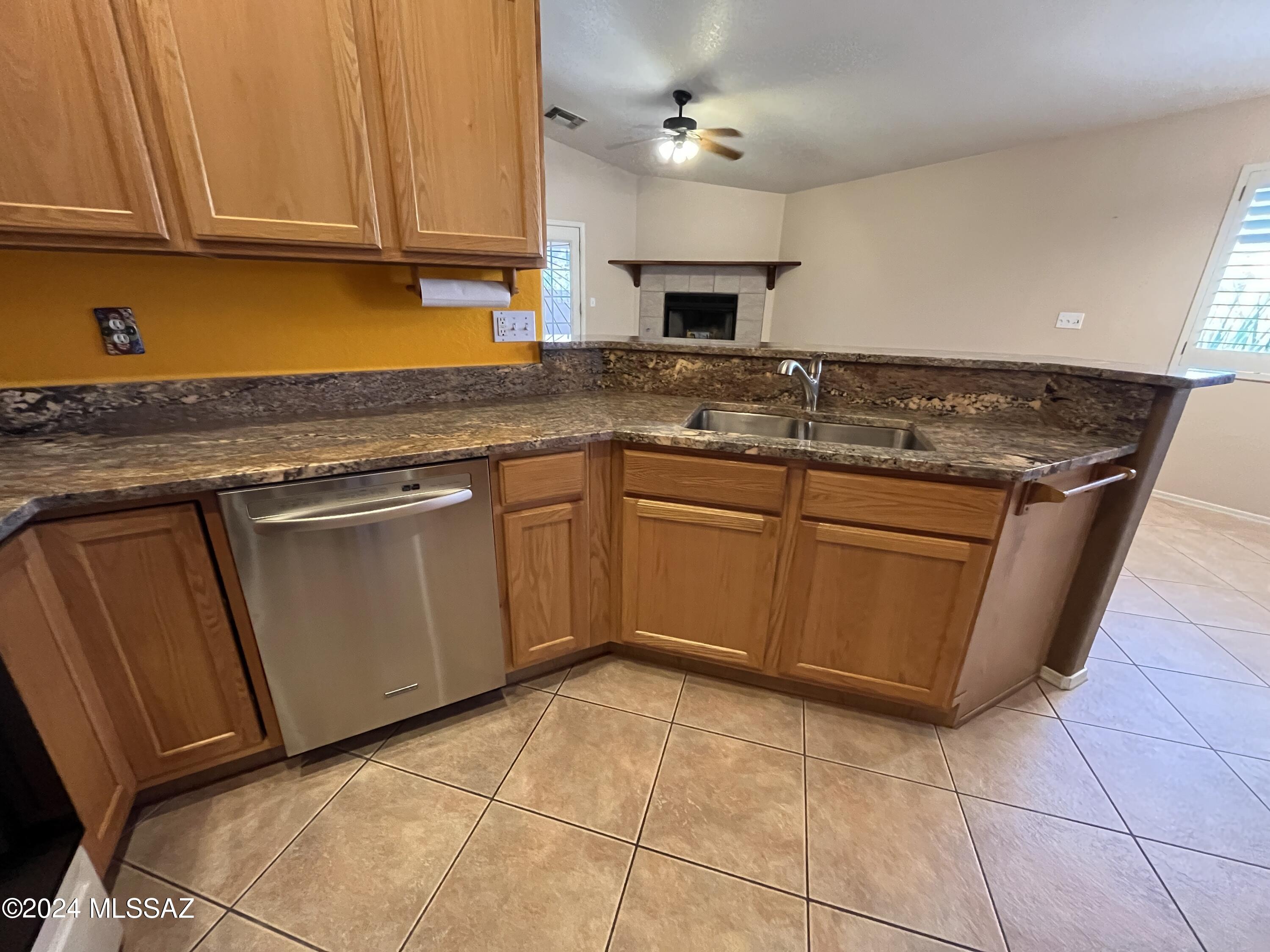 3449 N Avenida Albor