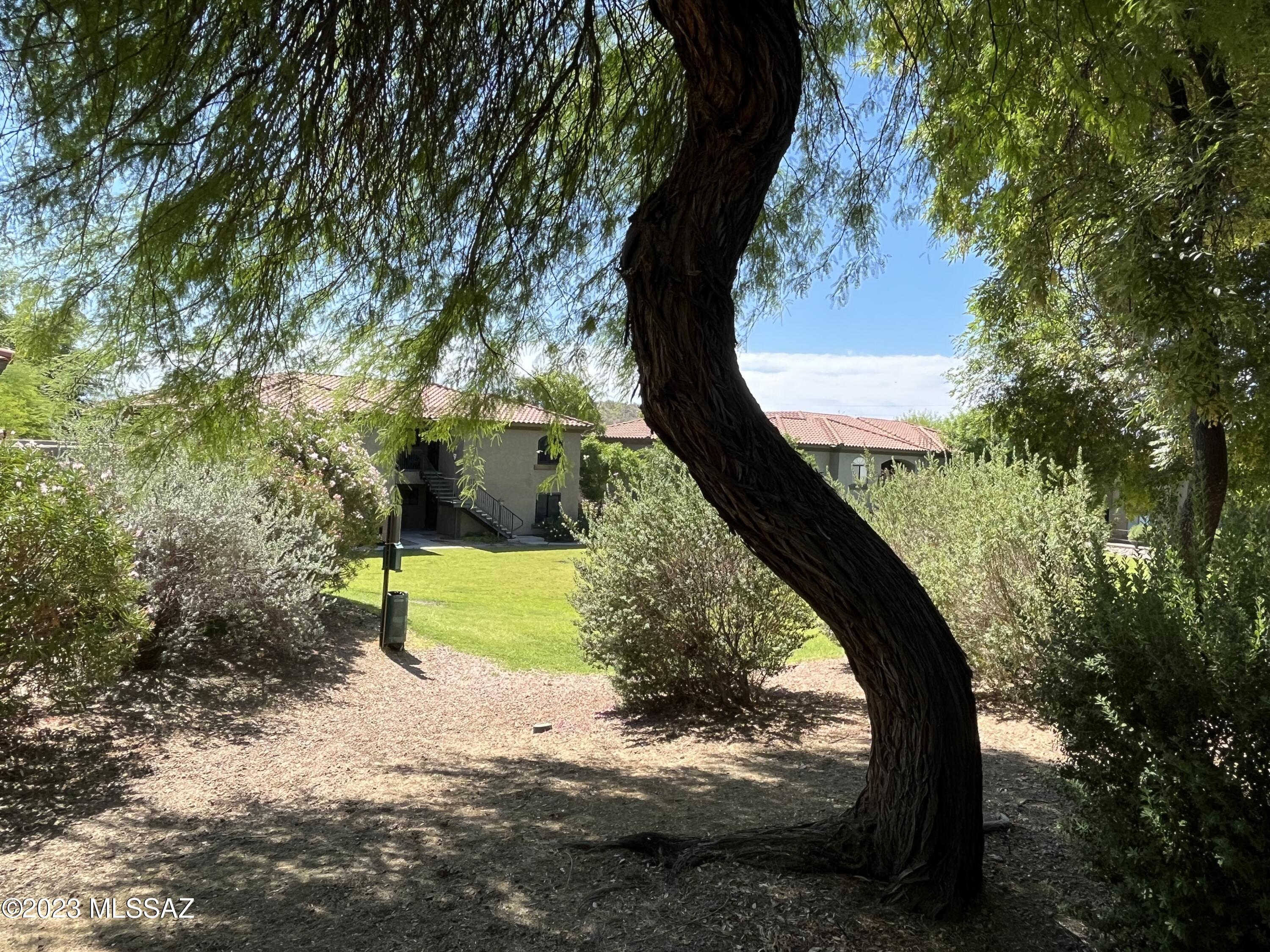 5751 N KOLB Road Unit: 40103