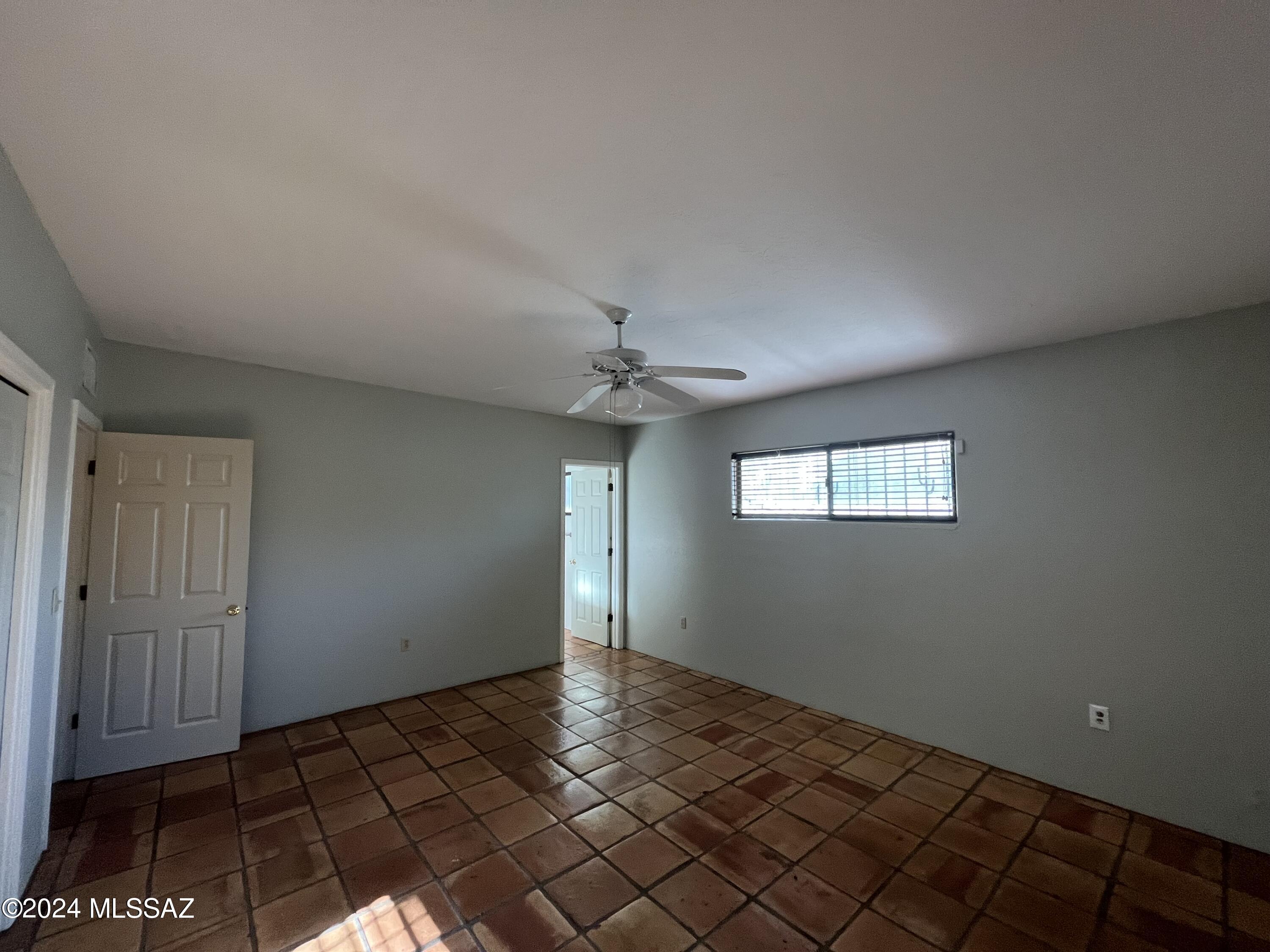 2622 E Edison Street