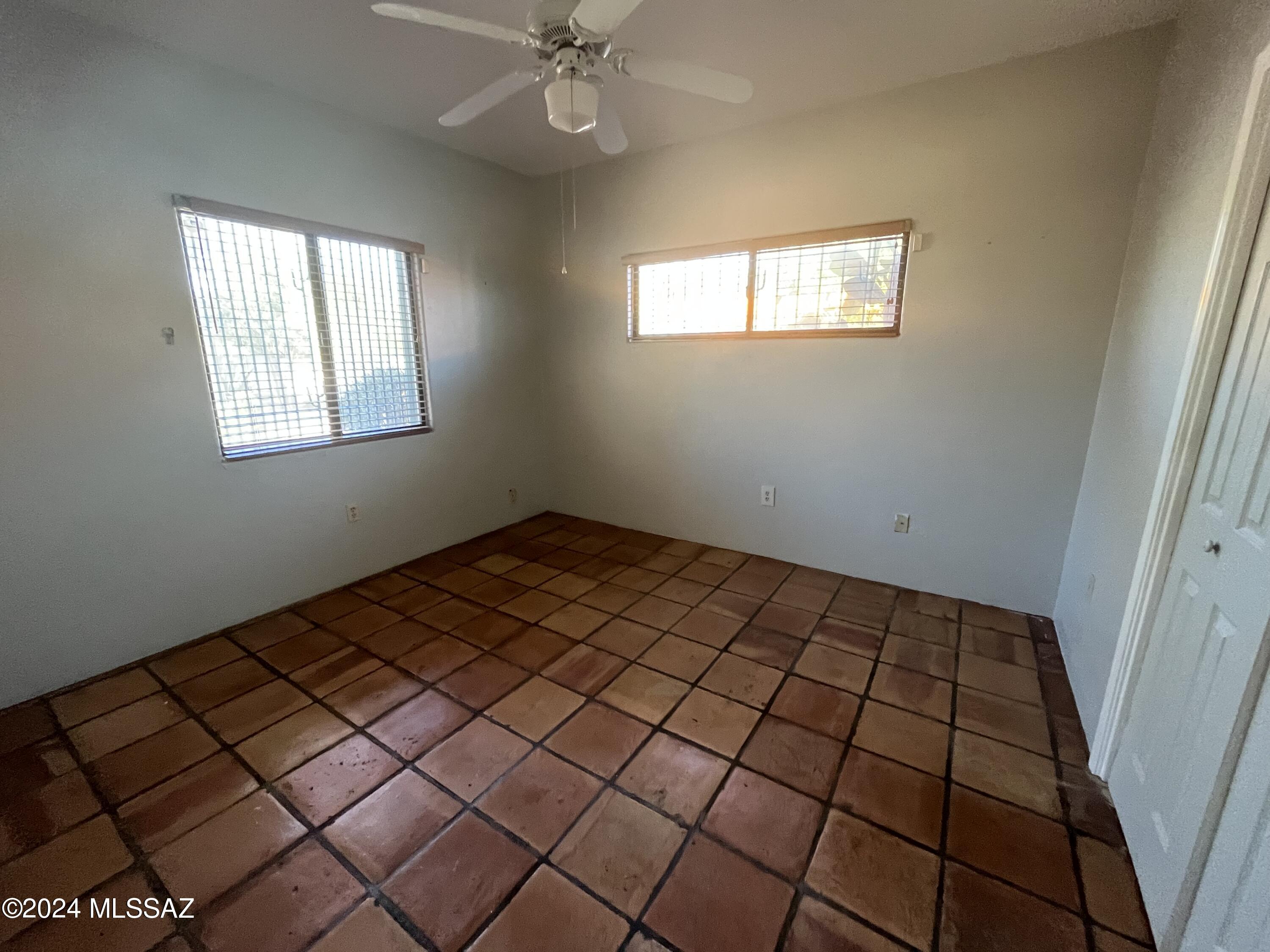 2622 E Edison Street