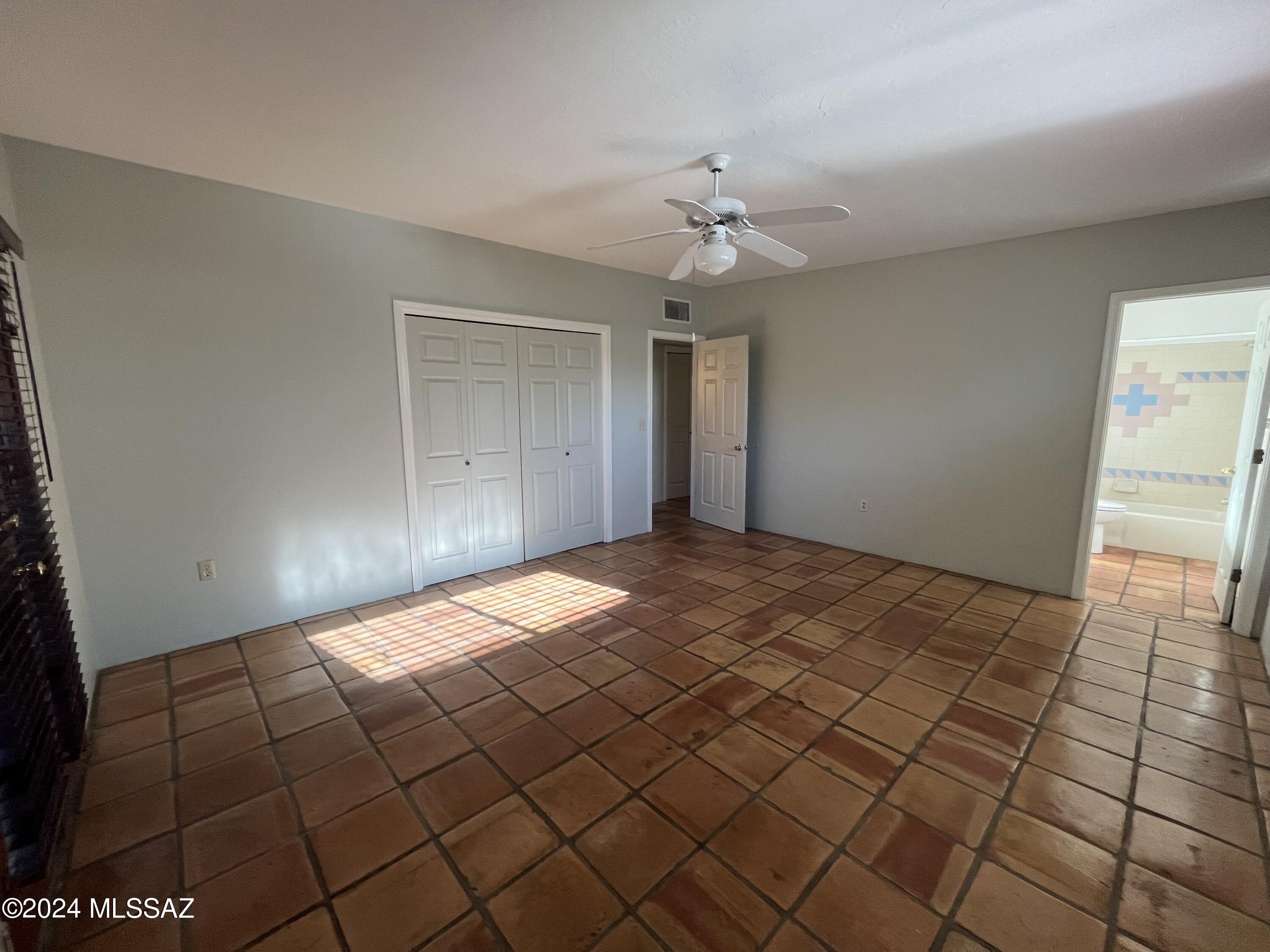 2622 E Edison Street