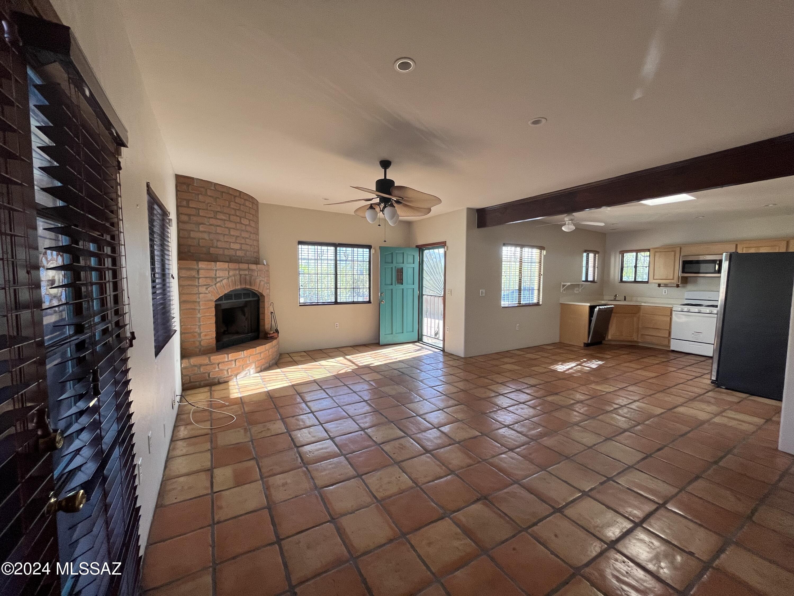 2622 E Edison Street