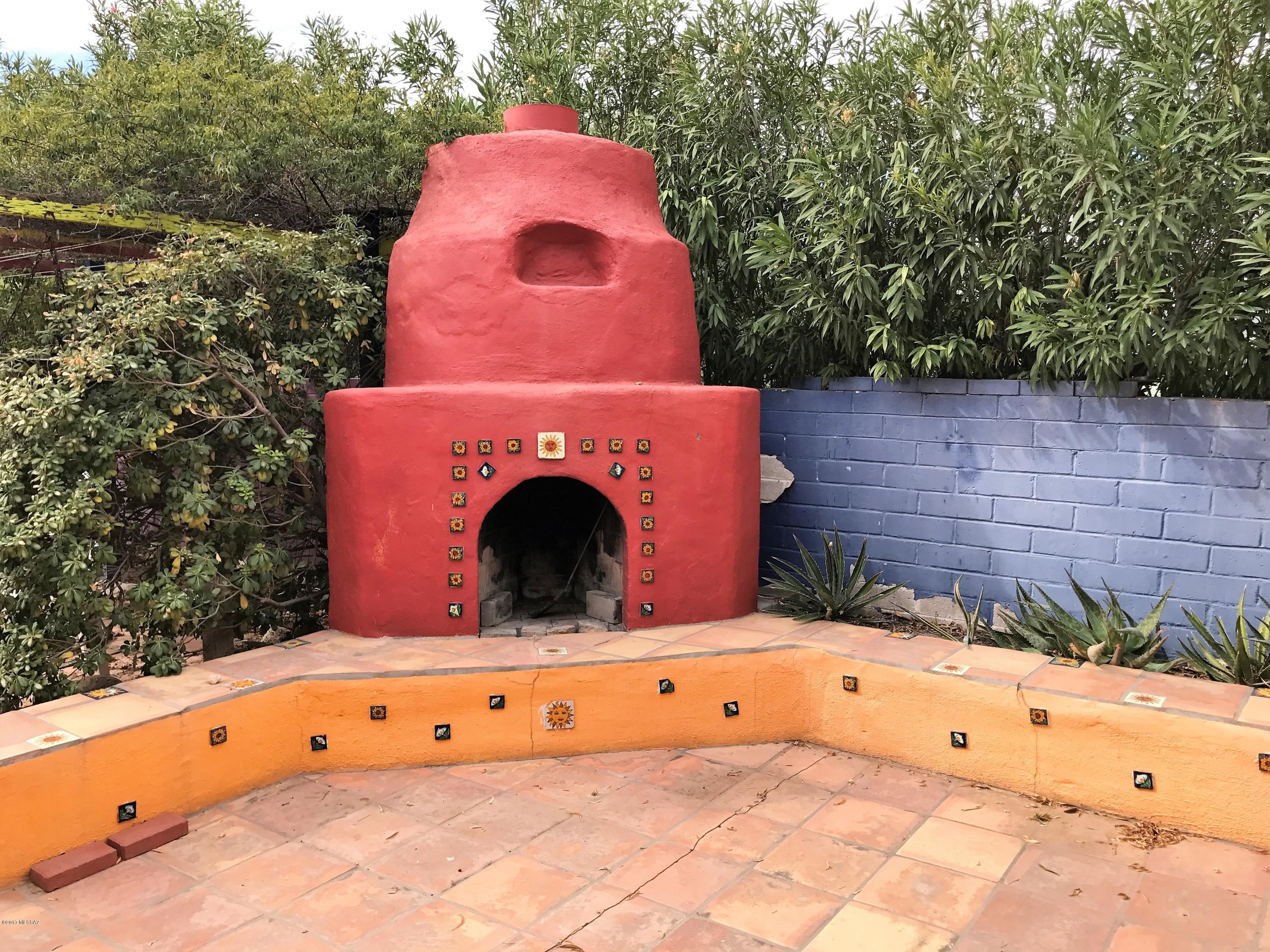 2622 E Edison Street