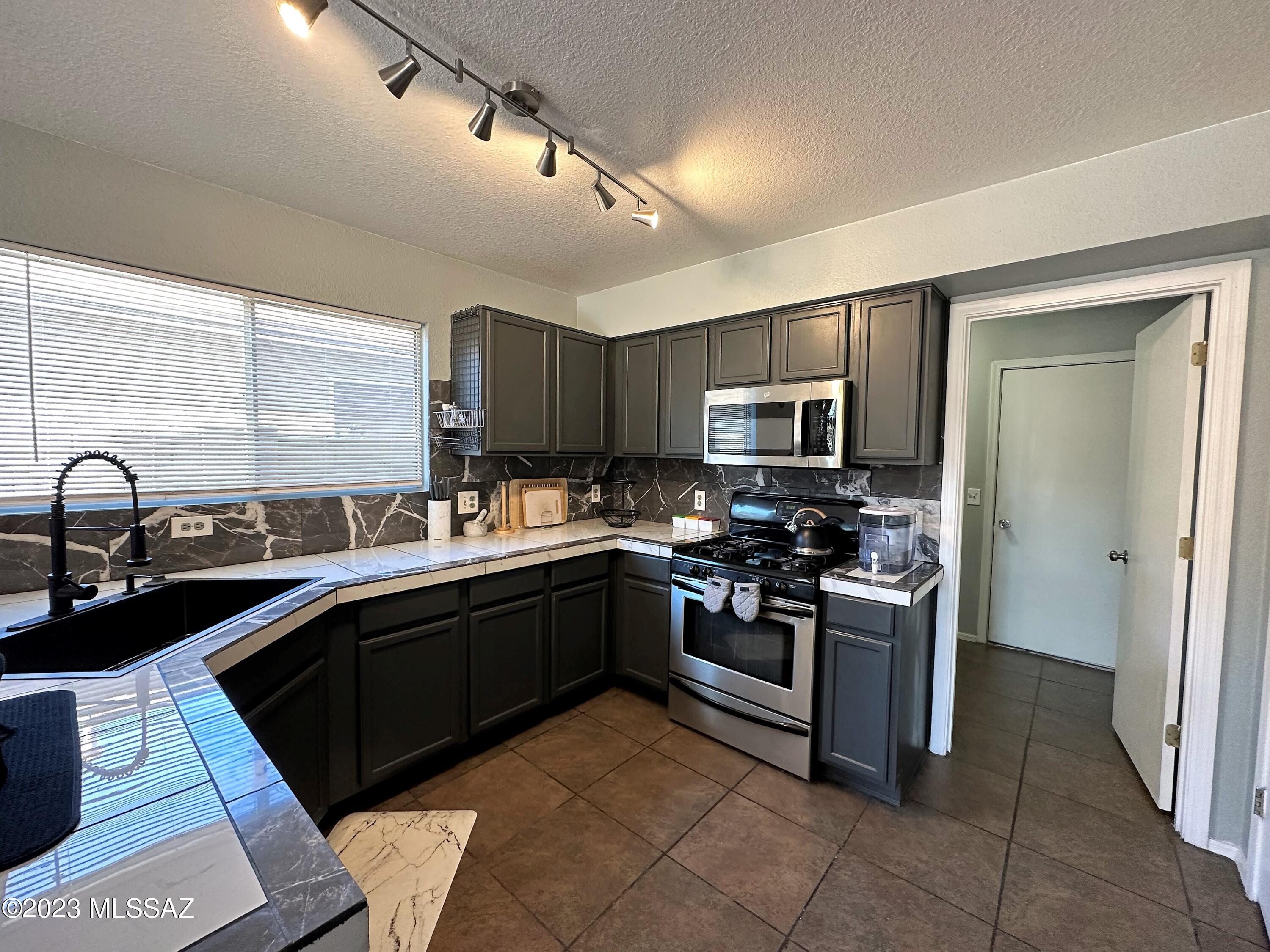 6114 S Earp Wash Lane