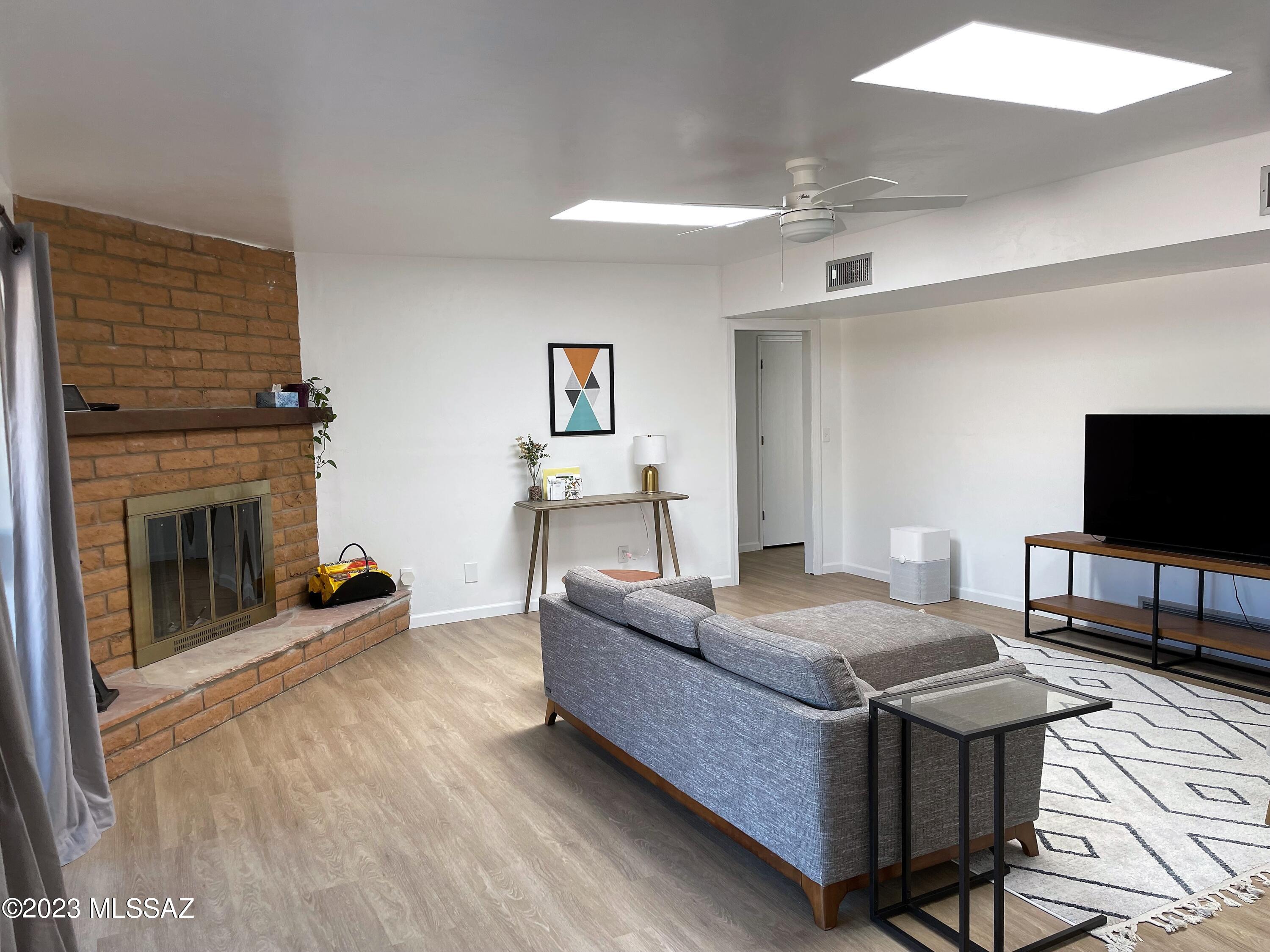 3441 N Camino De Piedras