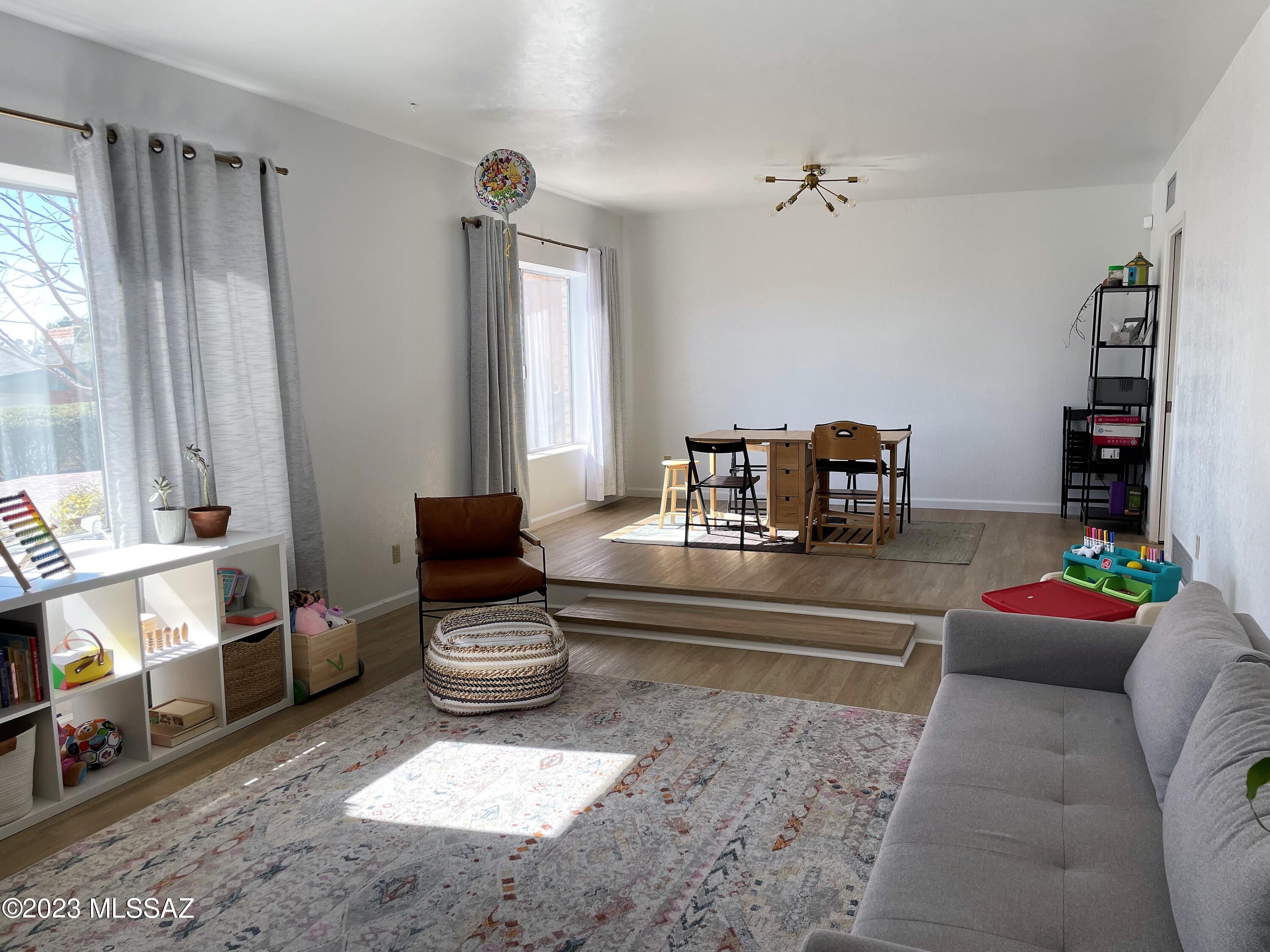 3441 N Camino De Piedras