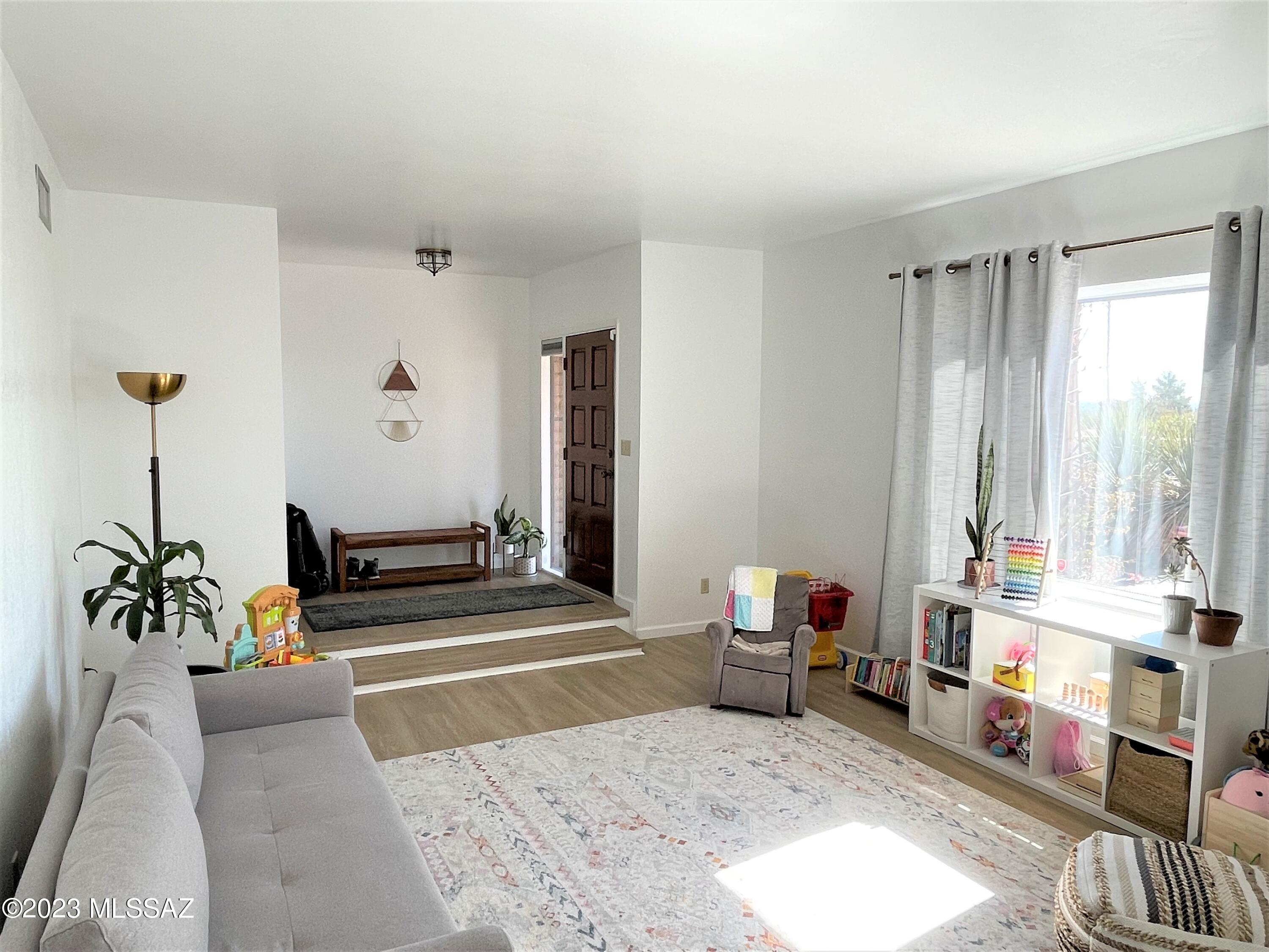 3441 N Camino De Piedras