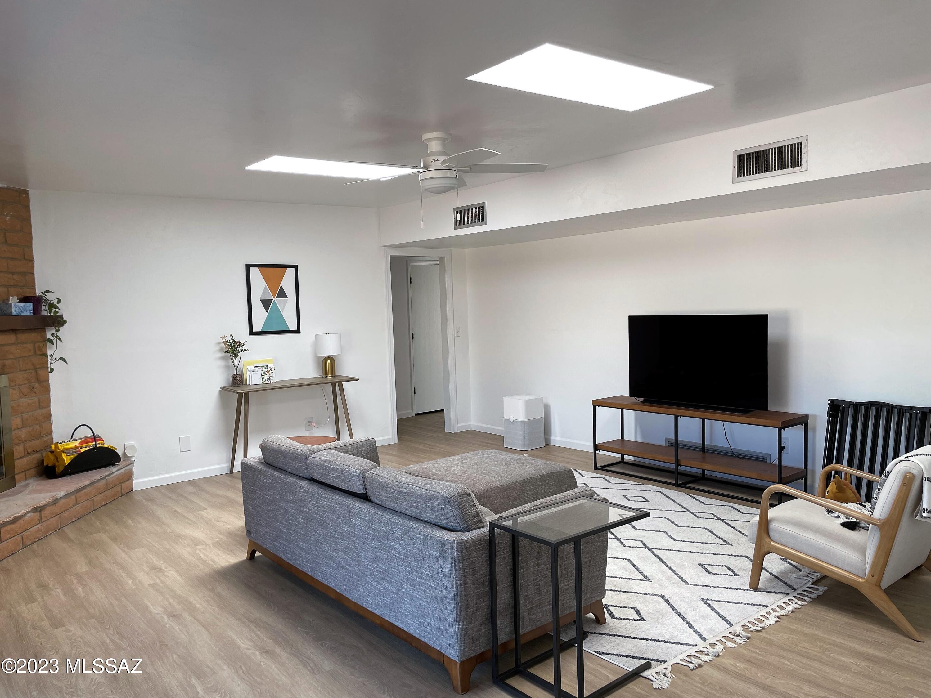 3441 N Camino De Piedras