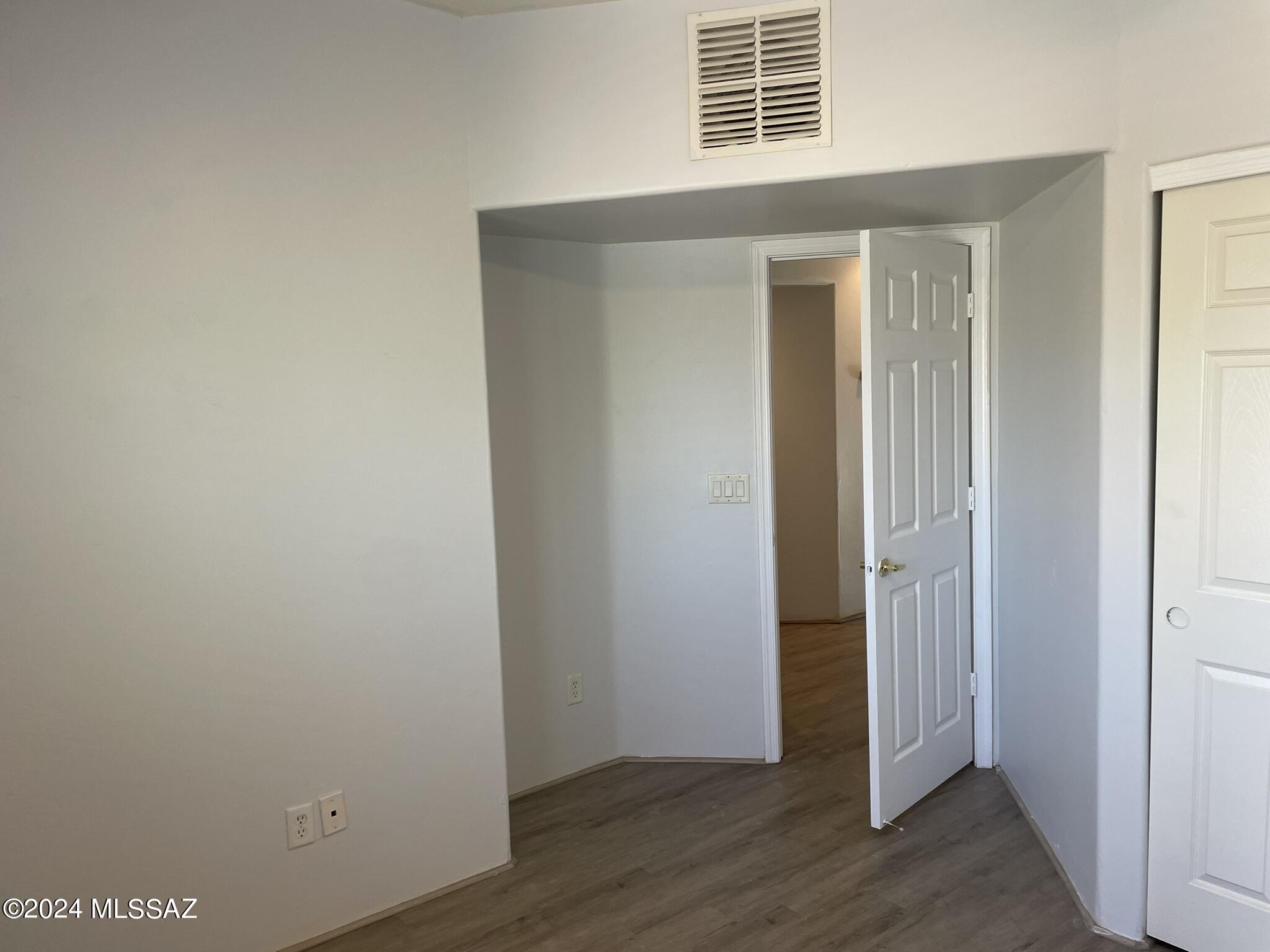 2944 N Cardell Circle