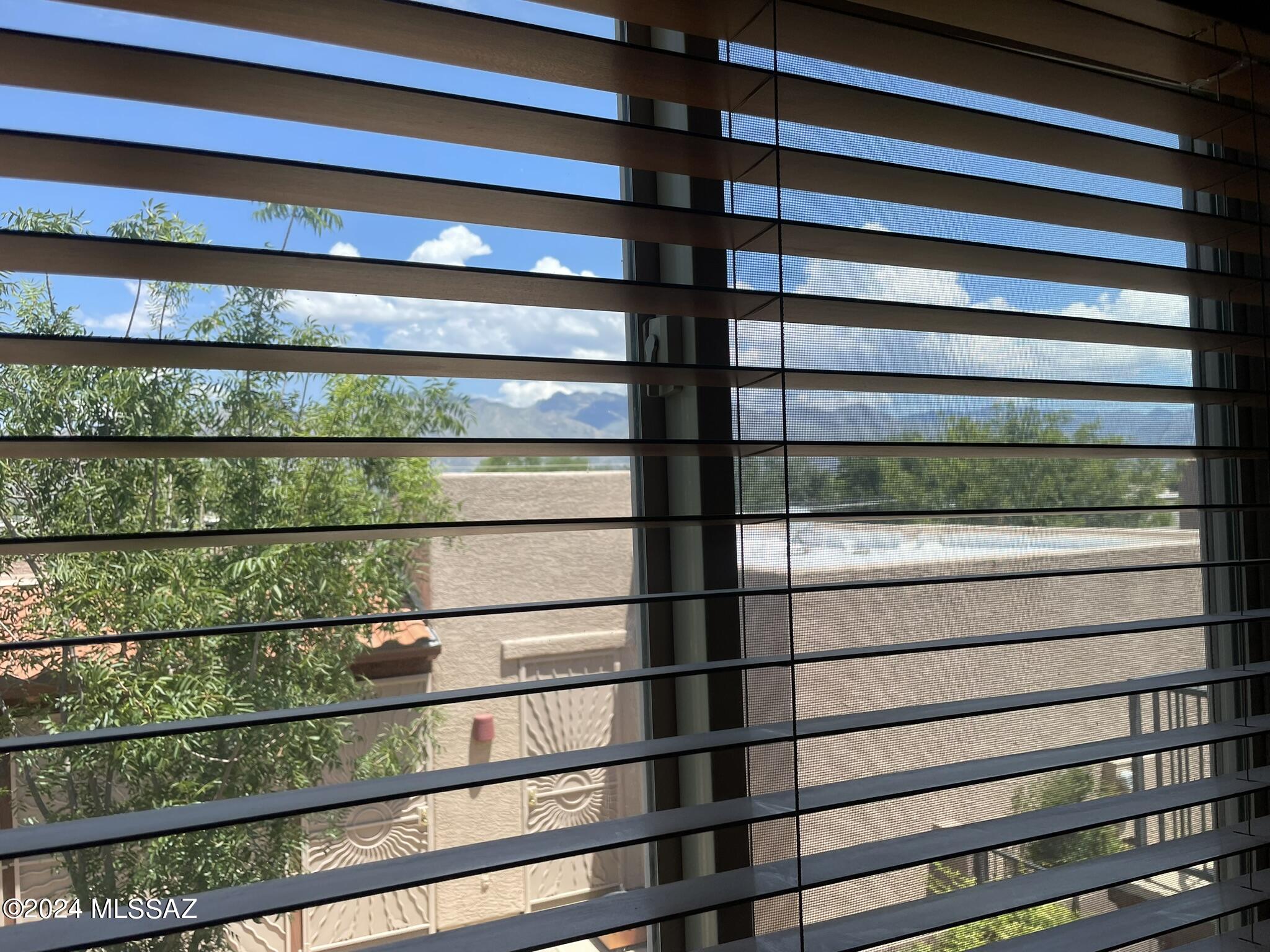 2944 N Cardell Circle