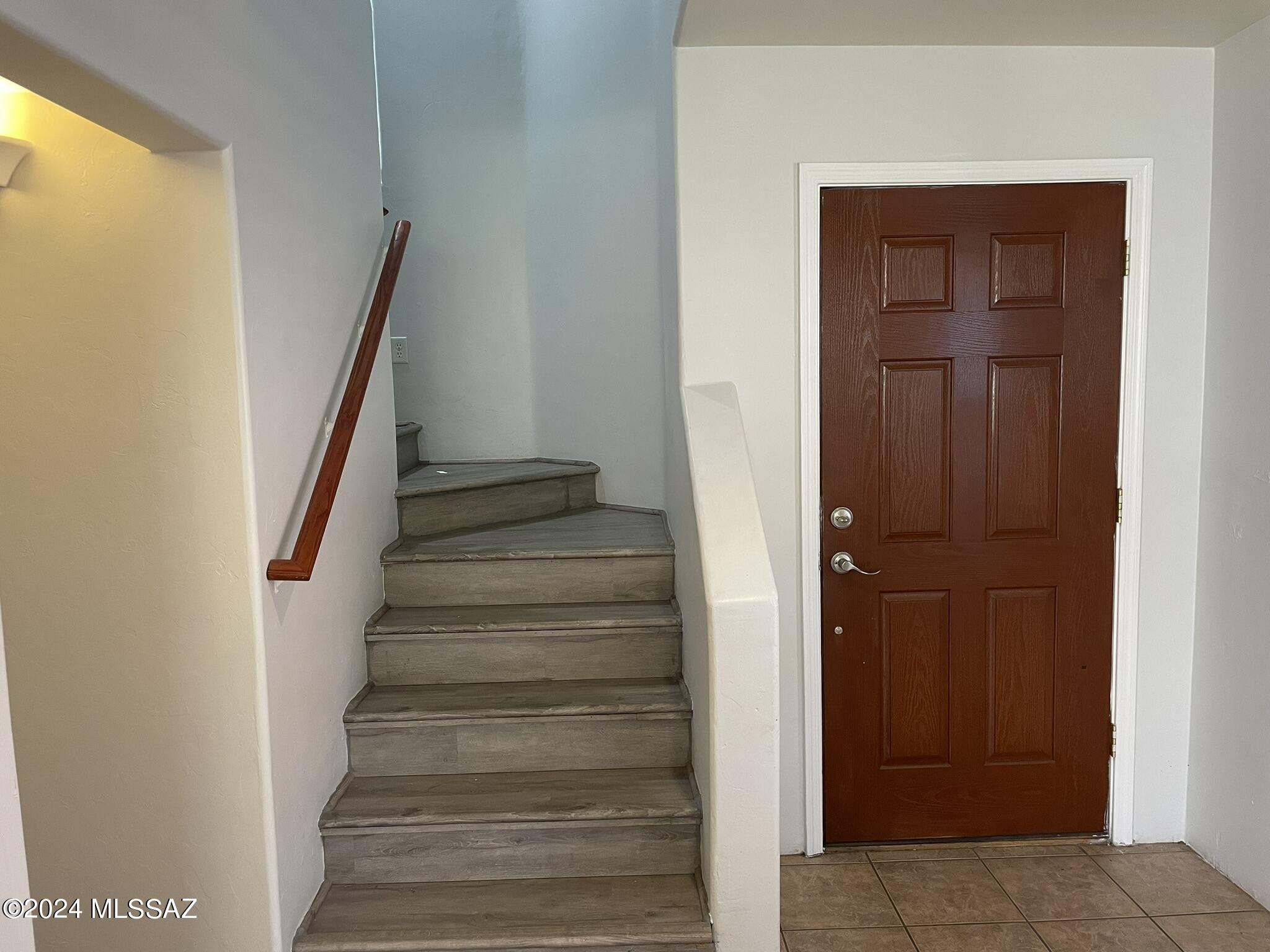 2944 N Cardell Circle