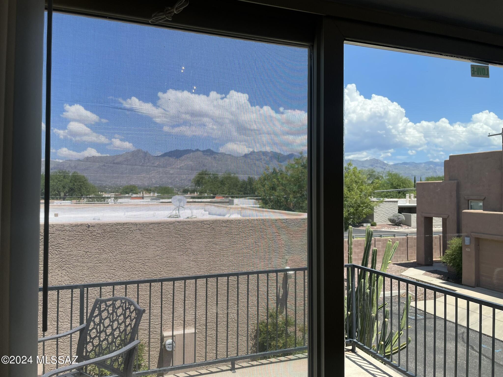 2944 N Cardell Circle