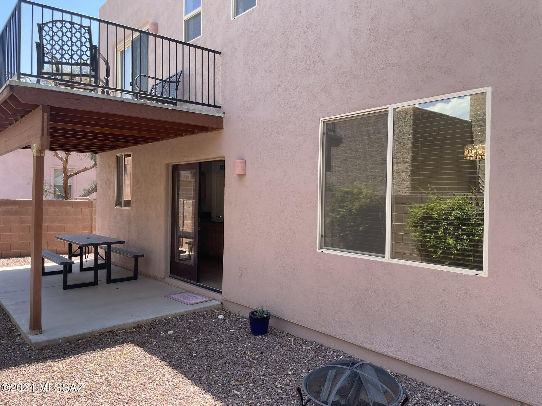 2944 N Cardell Circle