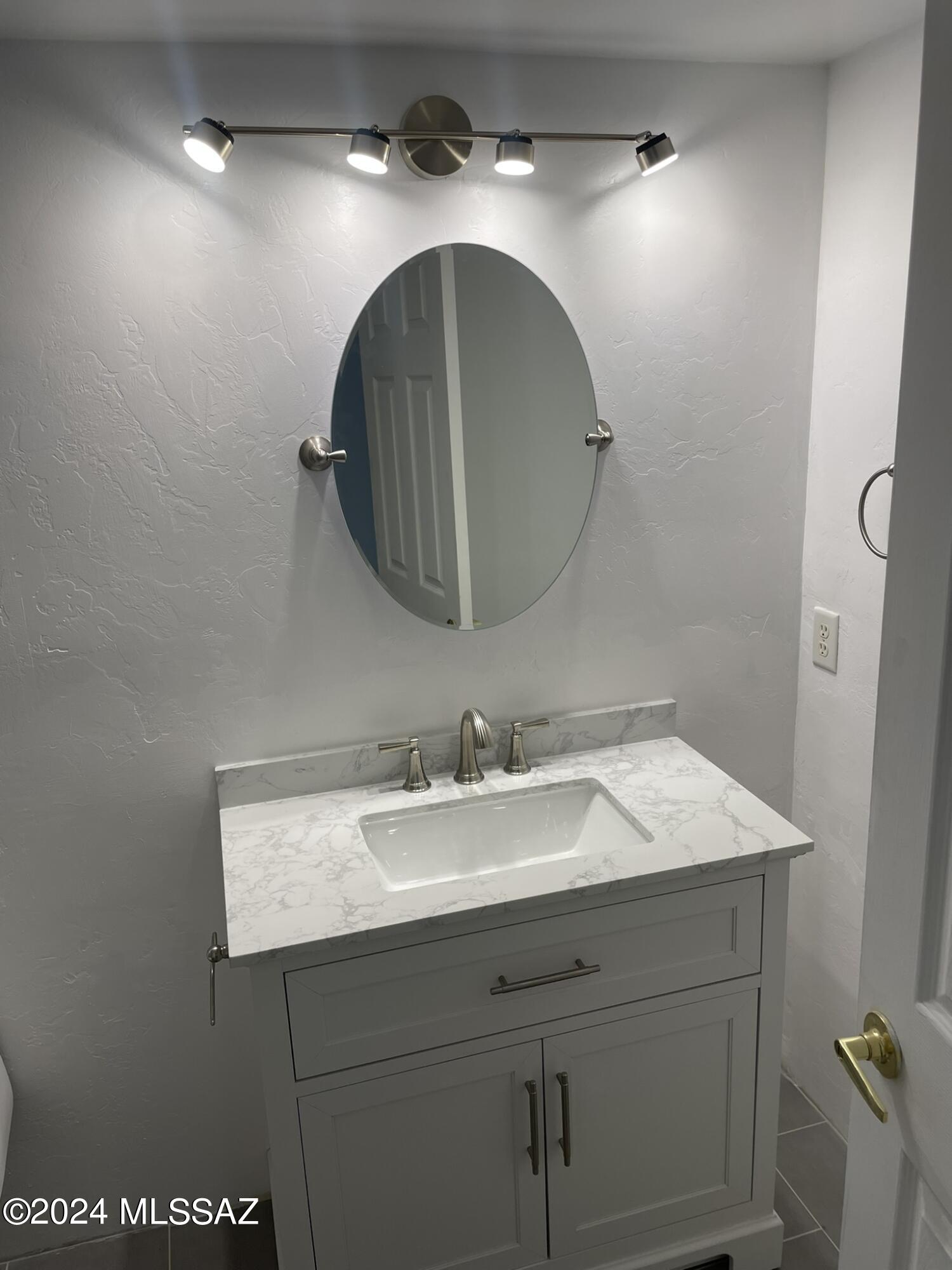 2944 N Cardell Circle