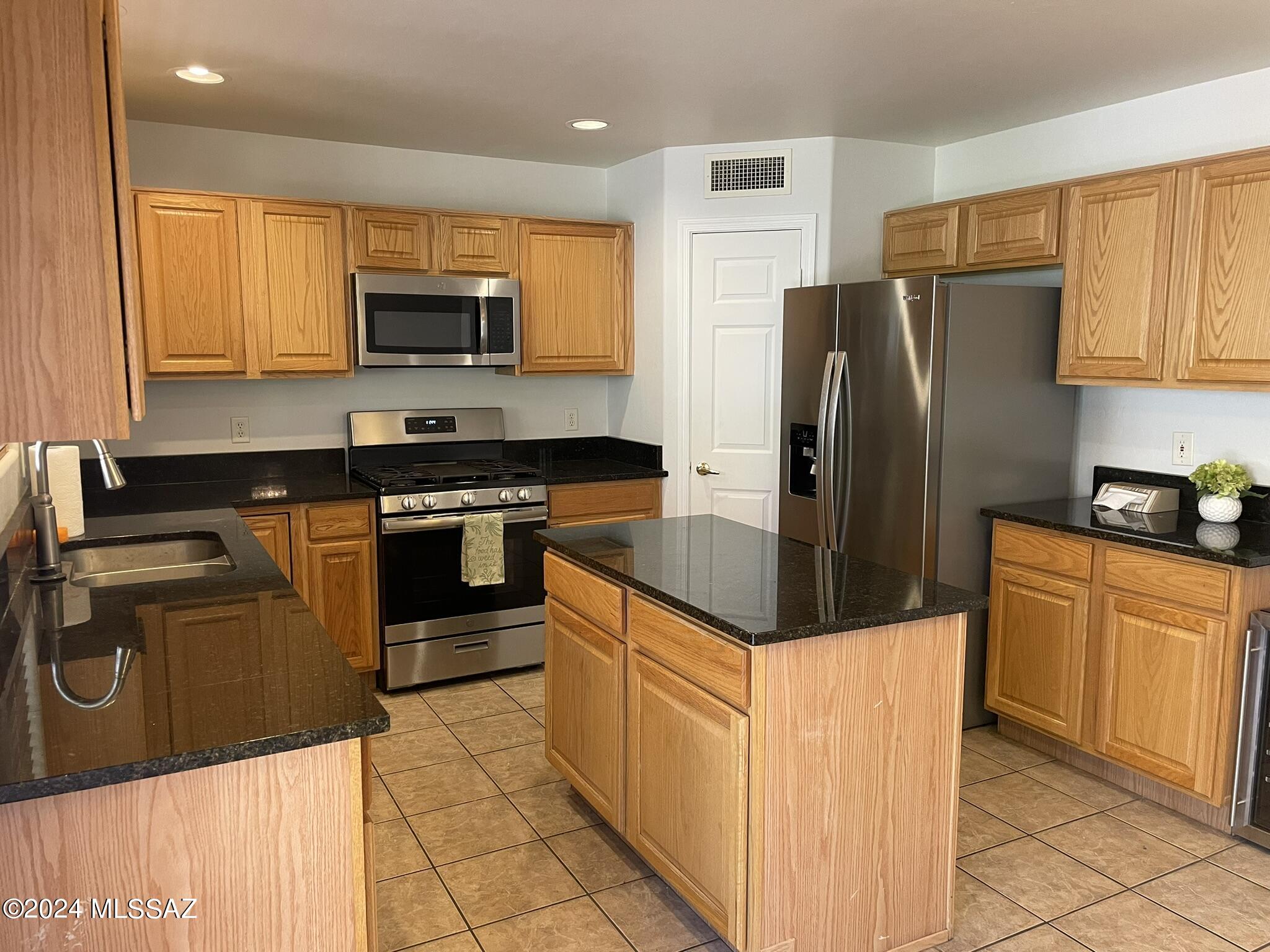 2944 N Cardell Circle