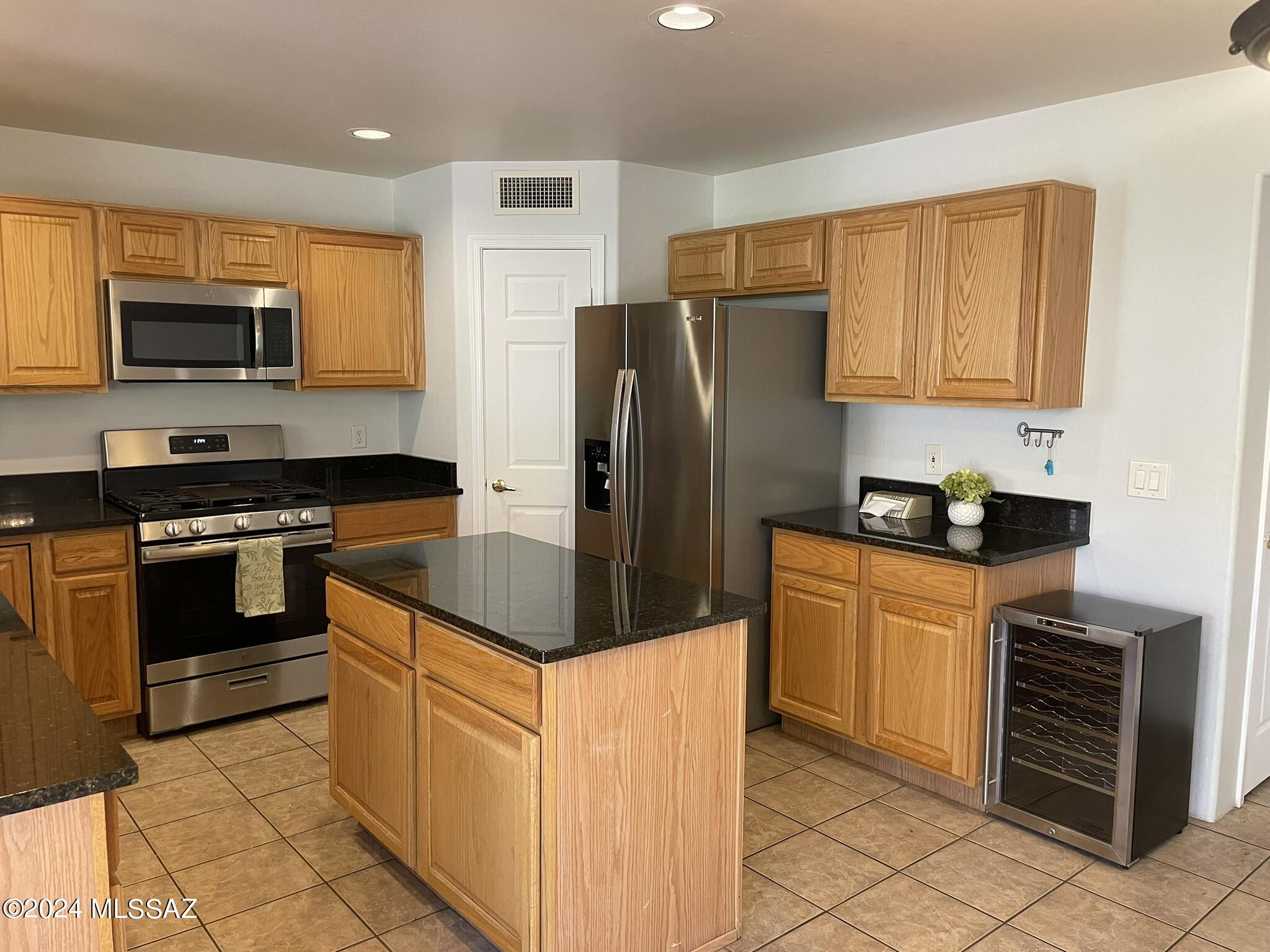 2944 N Cardell Circle