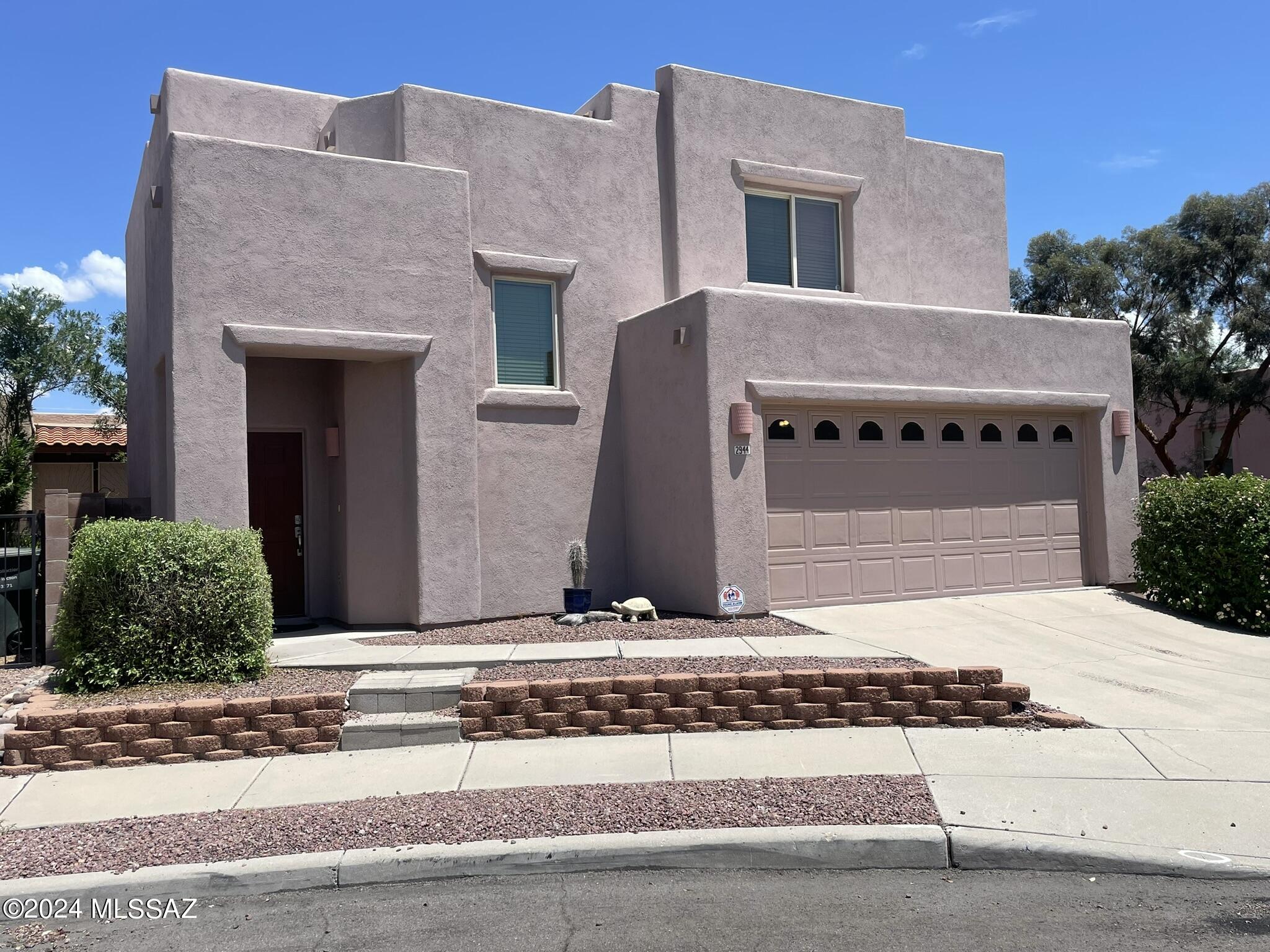 2944 N Cardell Circle