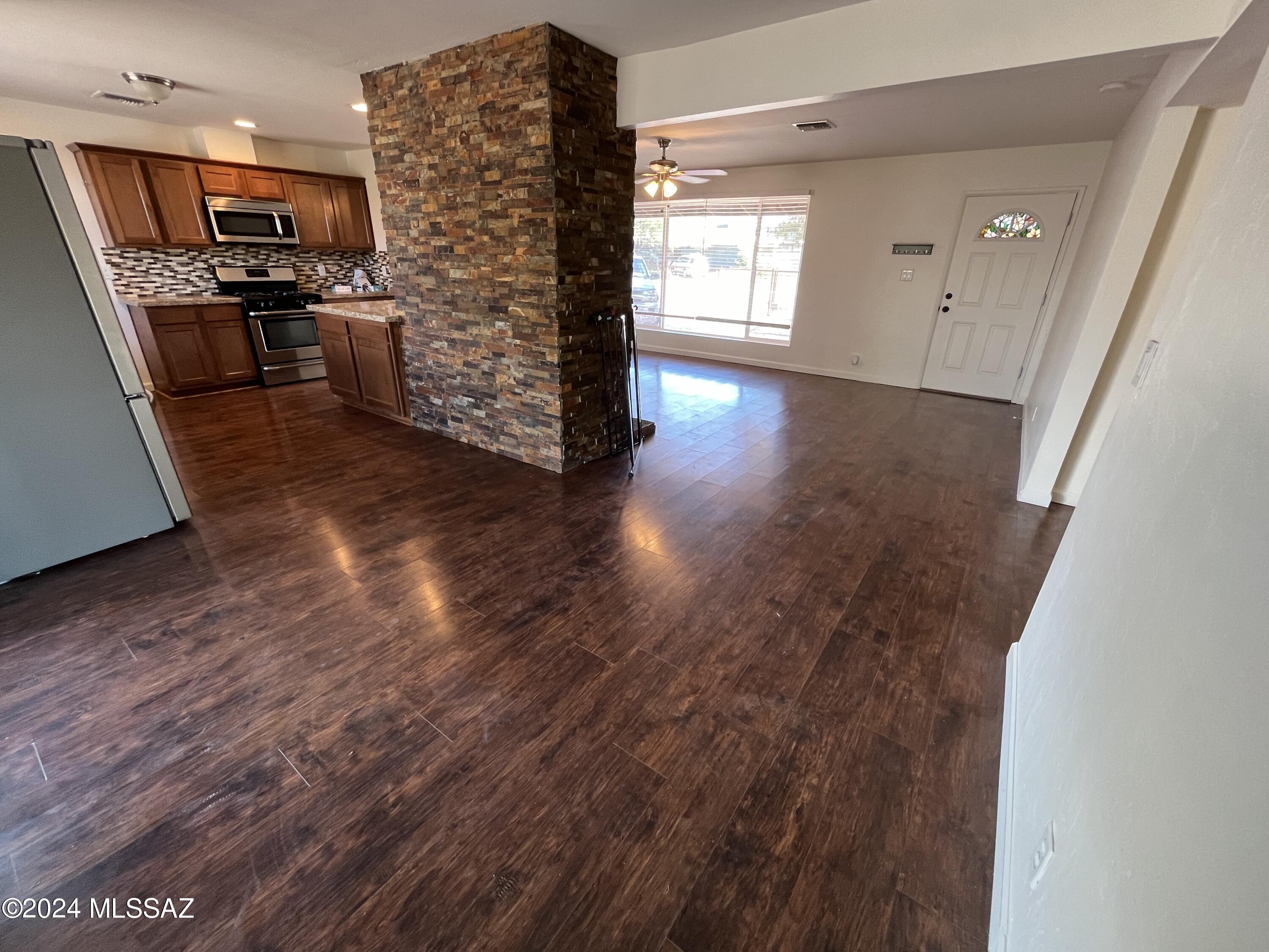 5501 E Spring Street